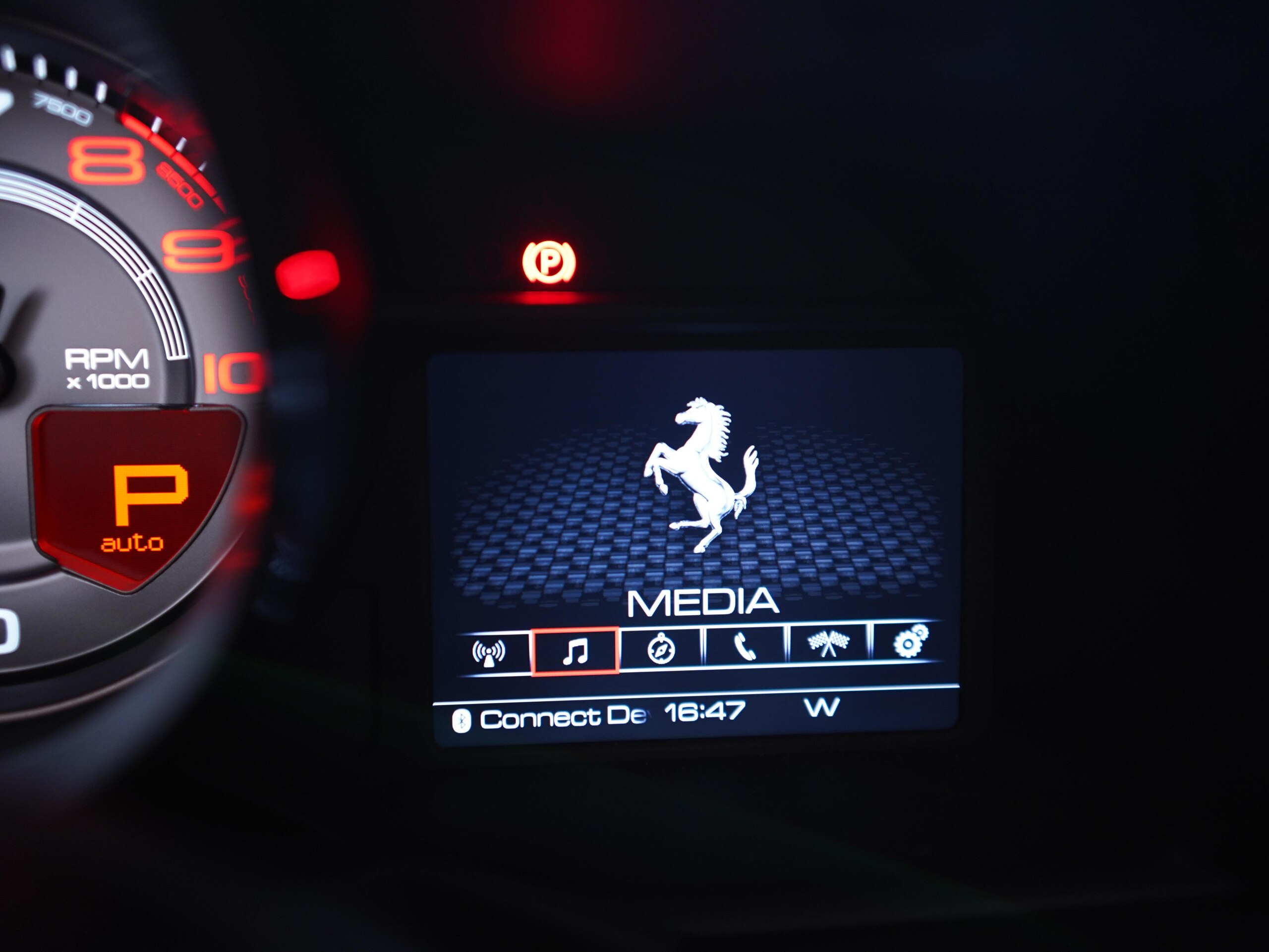 2016 Ferrari 488 Spider — Photo 10 / 20