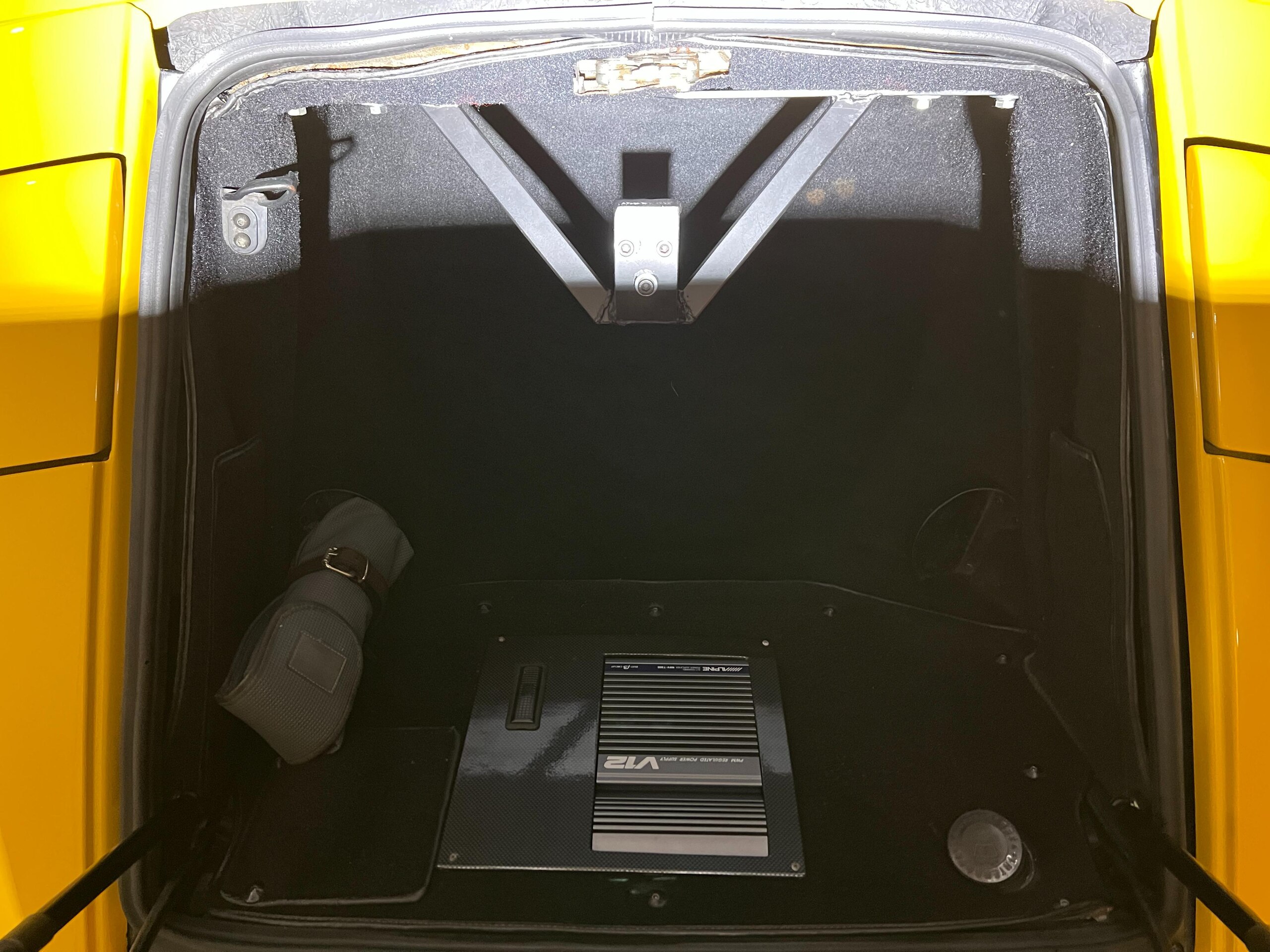 1993 Lamborghini Diablo VT — Photo 14 / 14