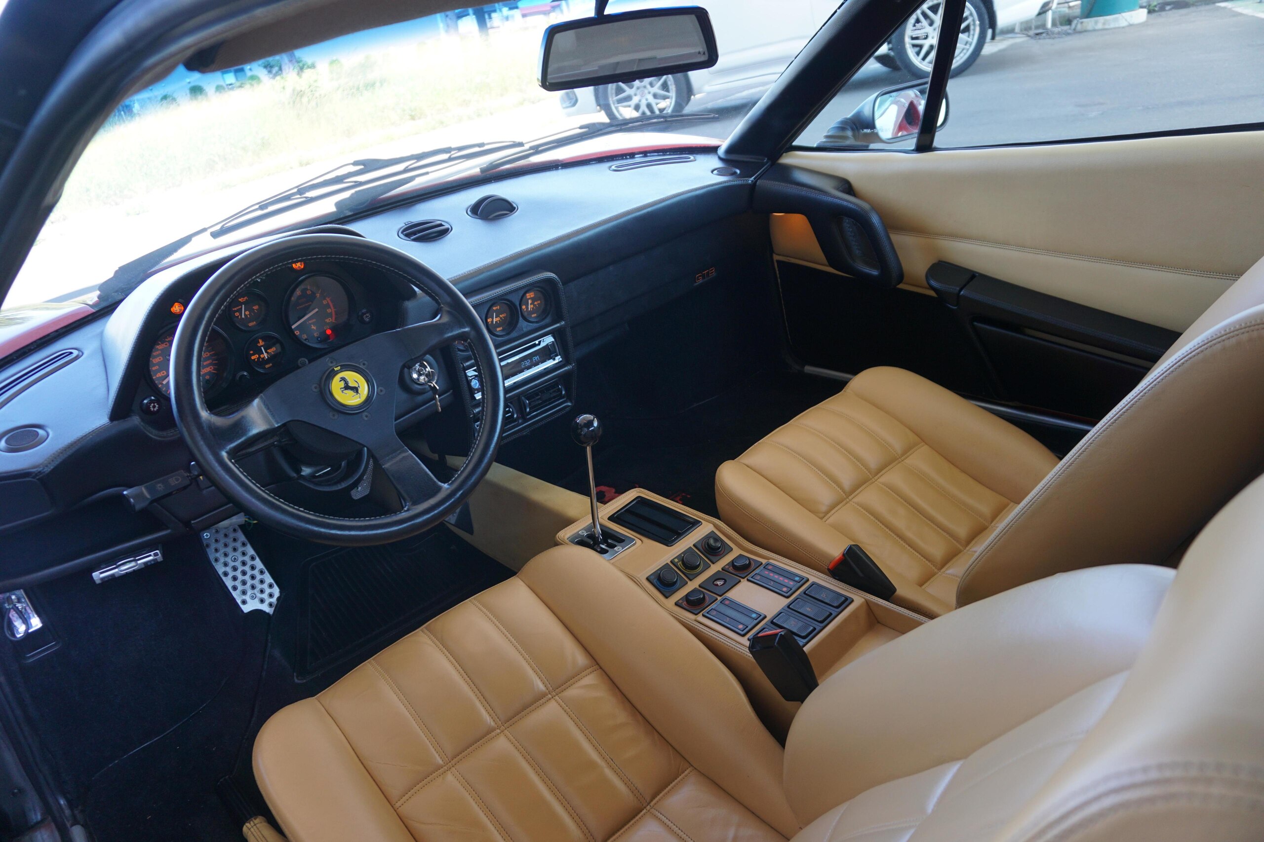1988 Ferrari 328 GTB — Photo 9 / 18