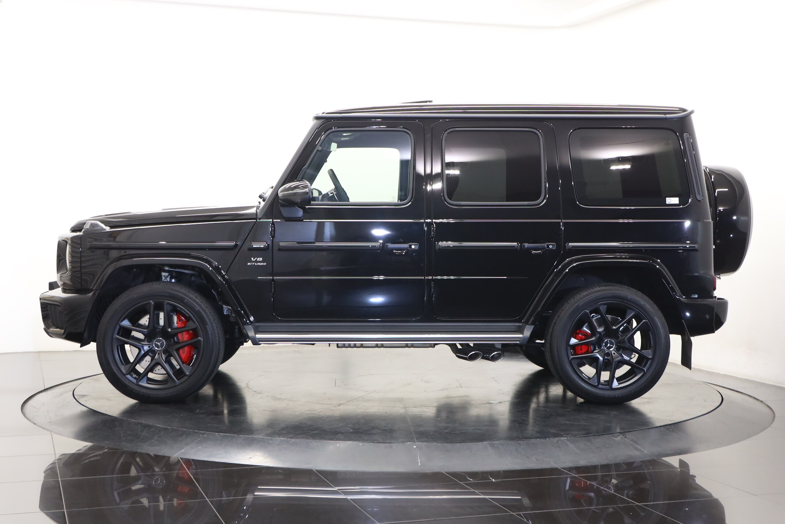 2024 Mercedes Benz G63 AMG — Photo 7 / 28