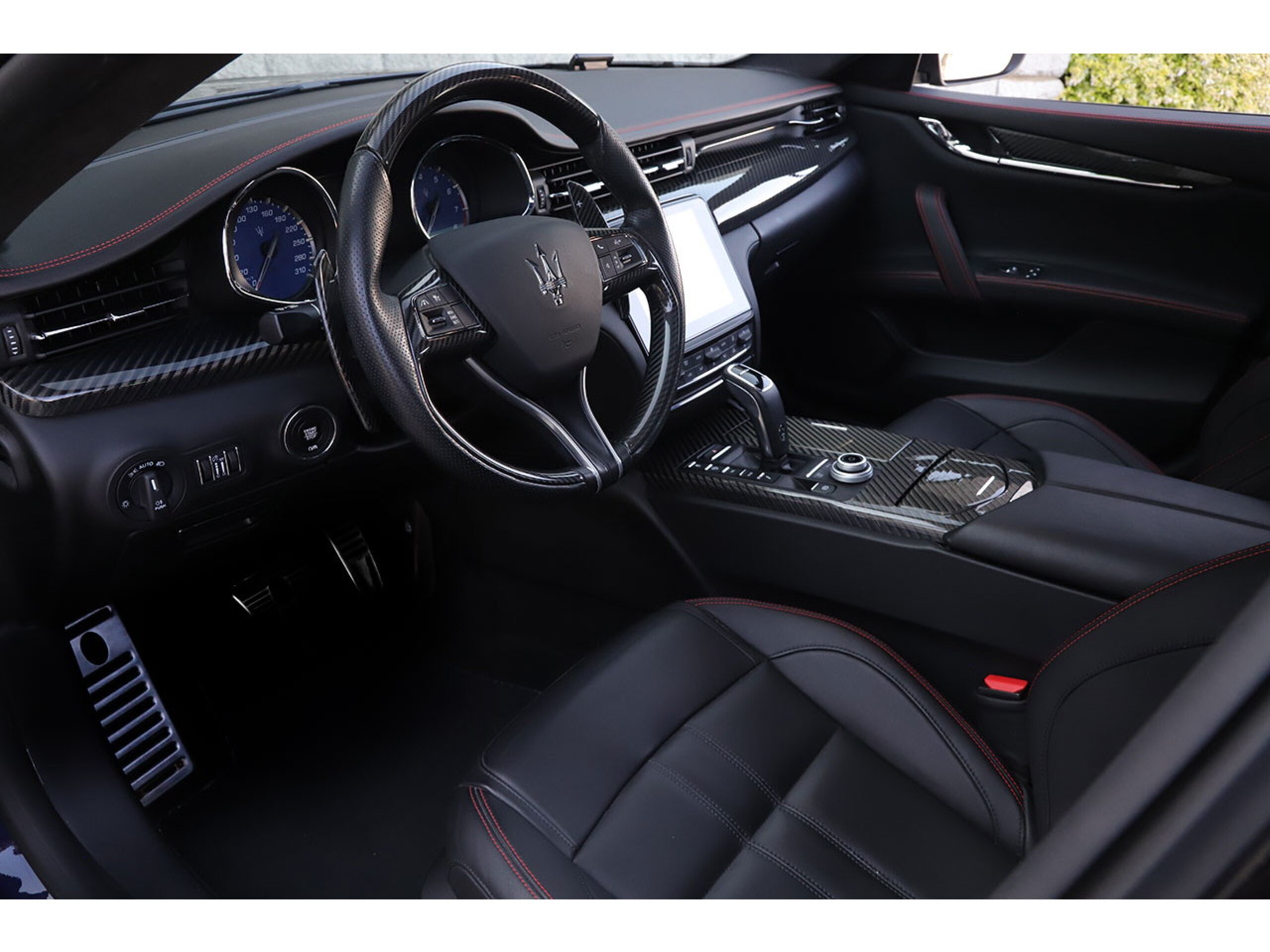 2019 Maserati Quattroporte SQ4 — Photo 6 / 19