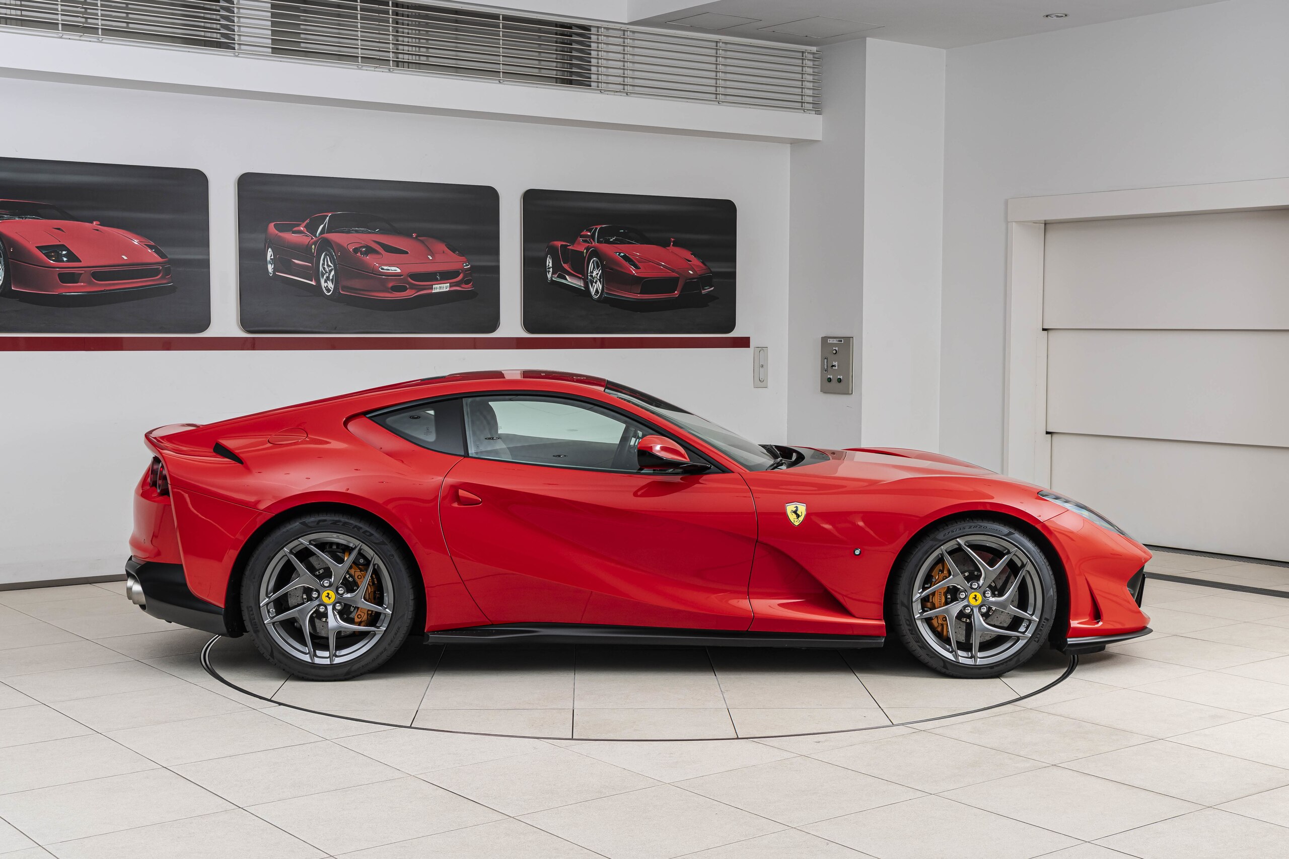 2018 Ferrari 812 Superfast — Photo 8 / 30