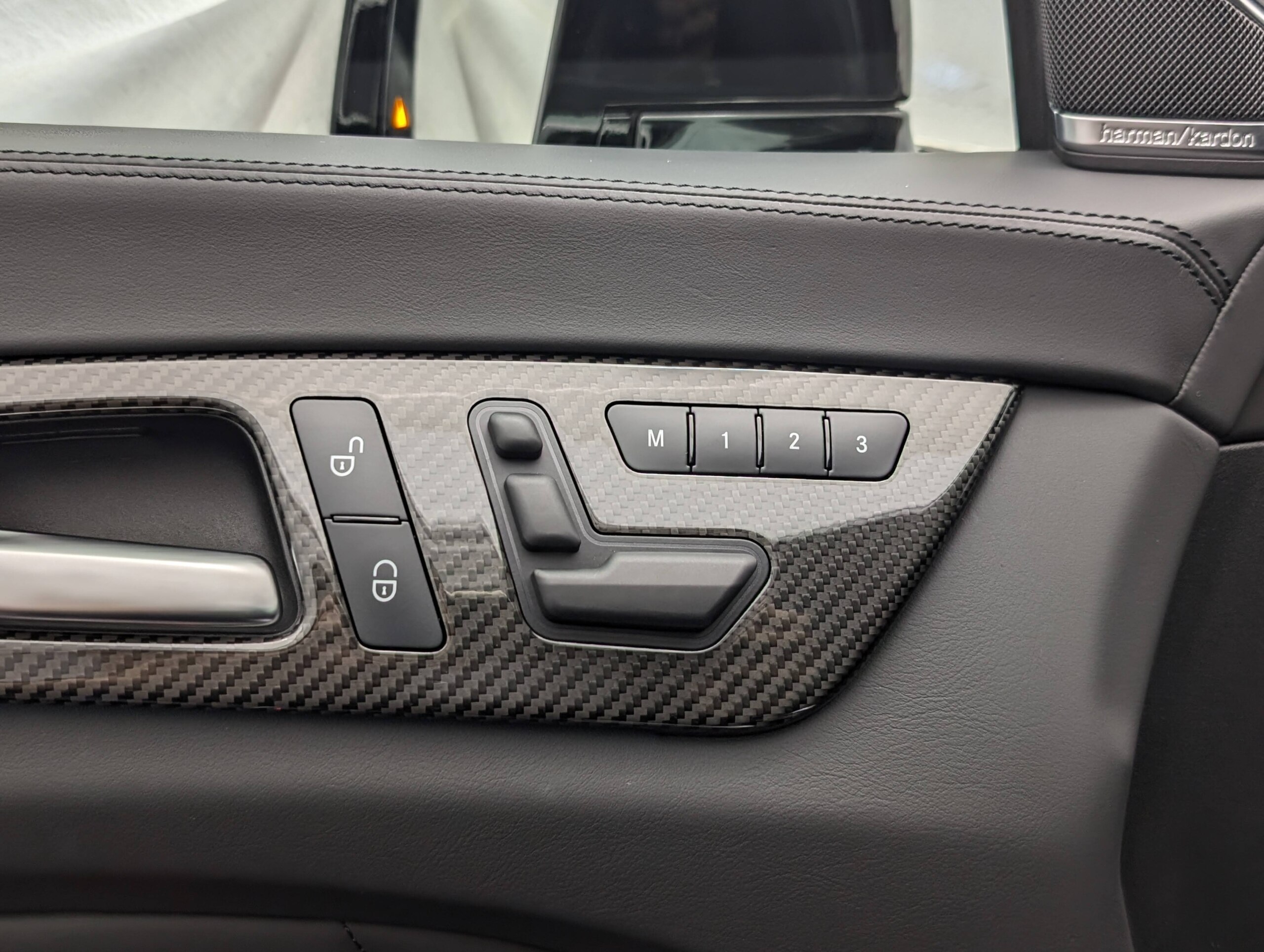 2012 Mercedes Benz CLS63 AMG — Photo 29 / 38