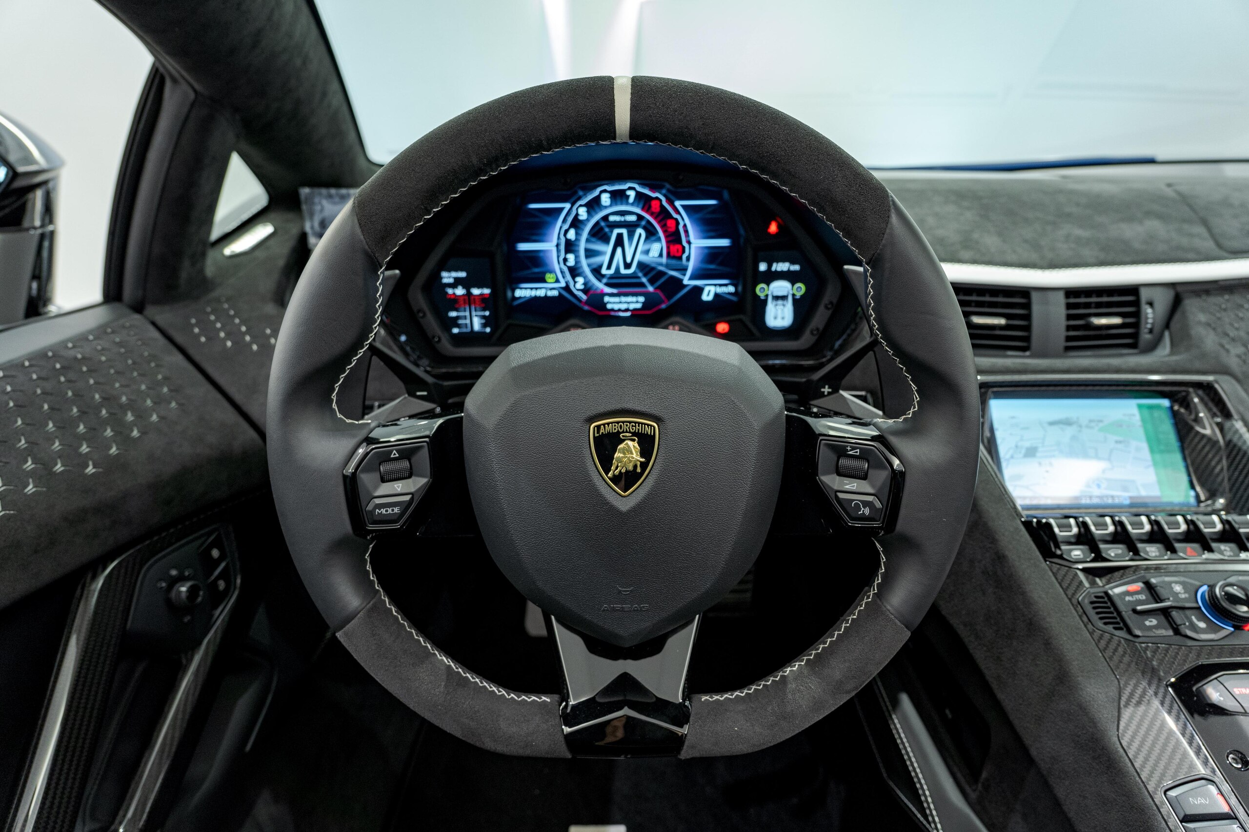 2022 Lamborghini Aventador Roadster LP780-4 Ultimae — Photo 14 / 27