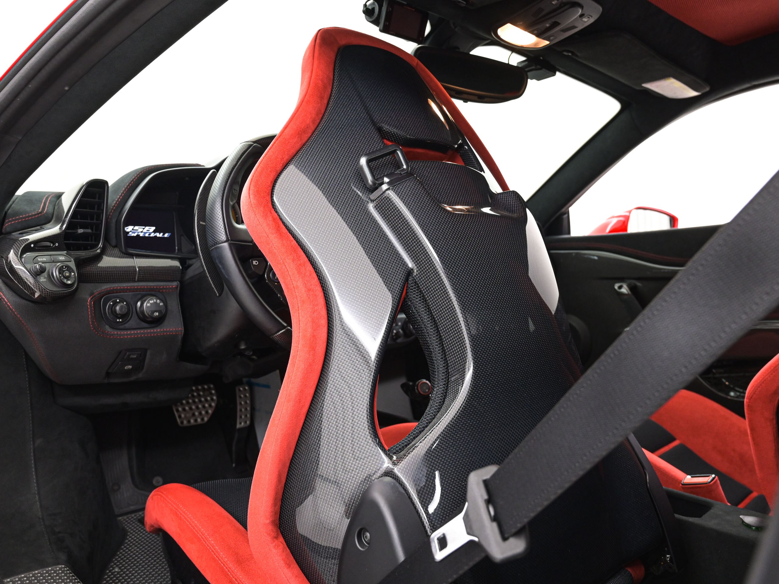 2015 Ferrari 458 Speciale — Photo 8 / 17