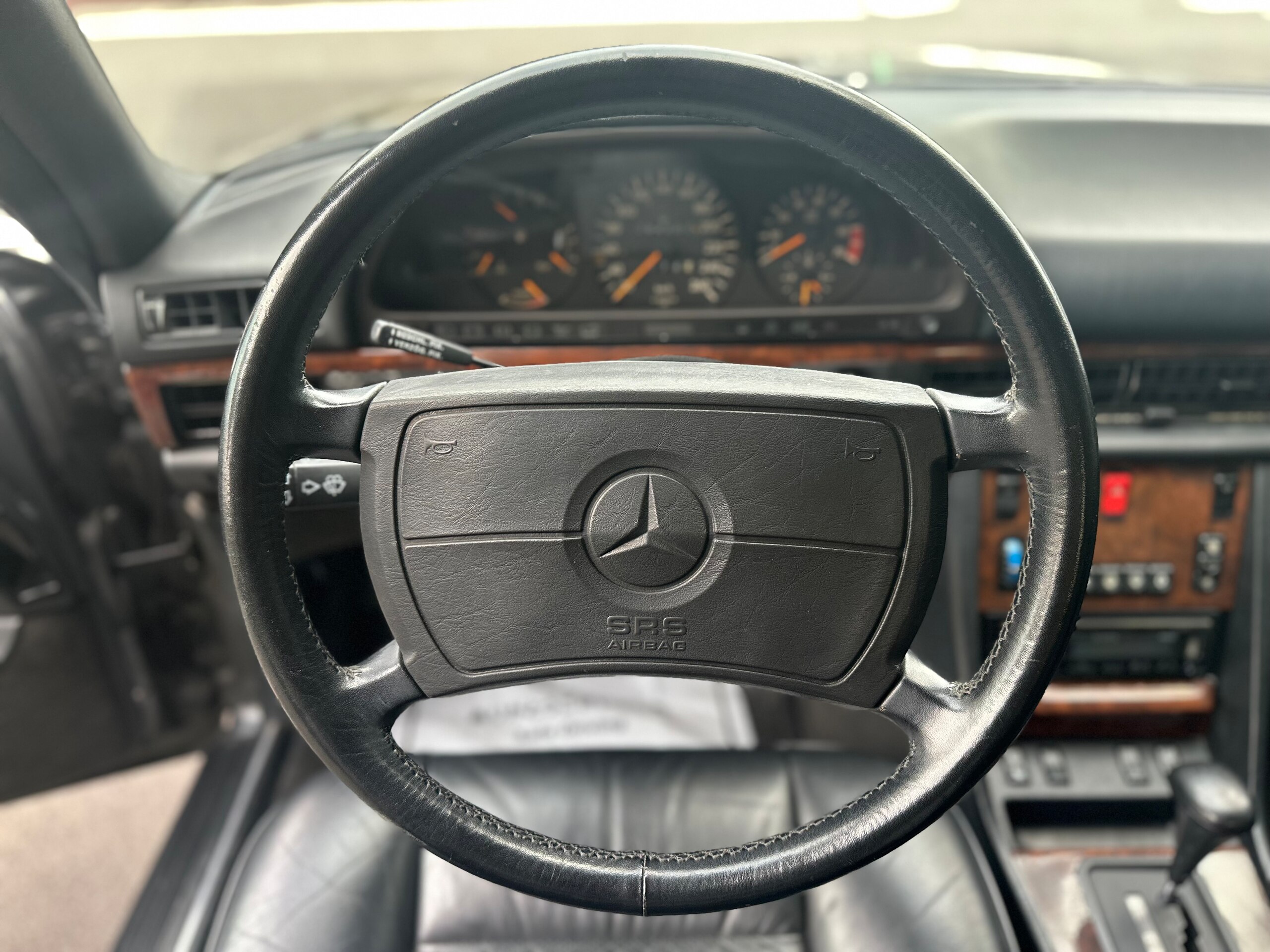 1991 Mercedes Benz 560SEC — Photo 7 / 17