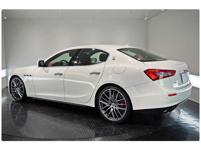 2015 Maserati Ghibli S Q4 — Photo 10 / 31