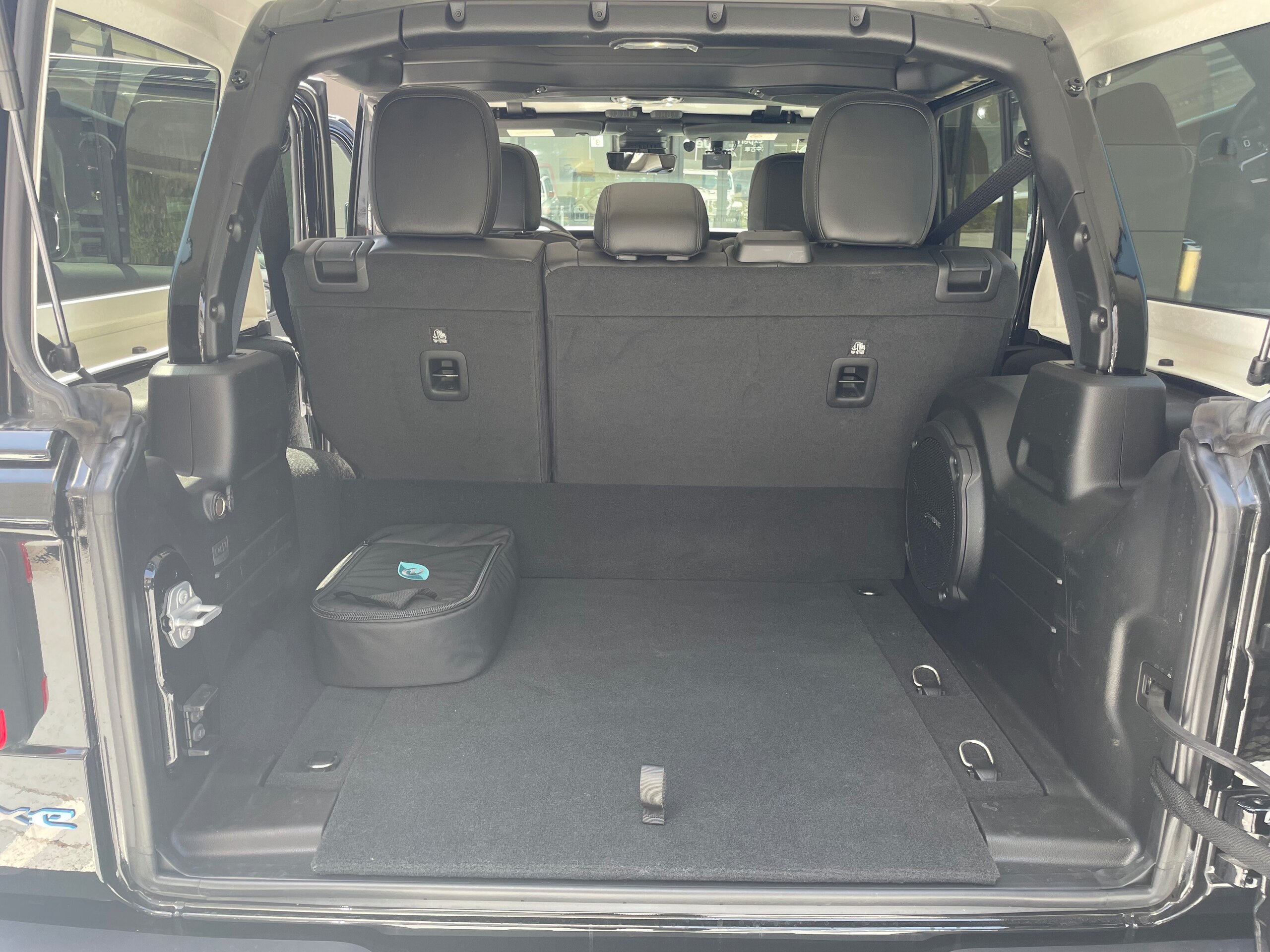 2023 Other Jeep Wrangler Unlimited Rubicon 4xe — Photo 37 / 40