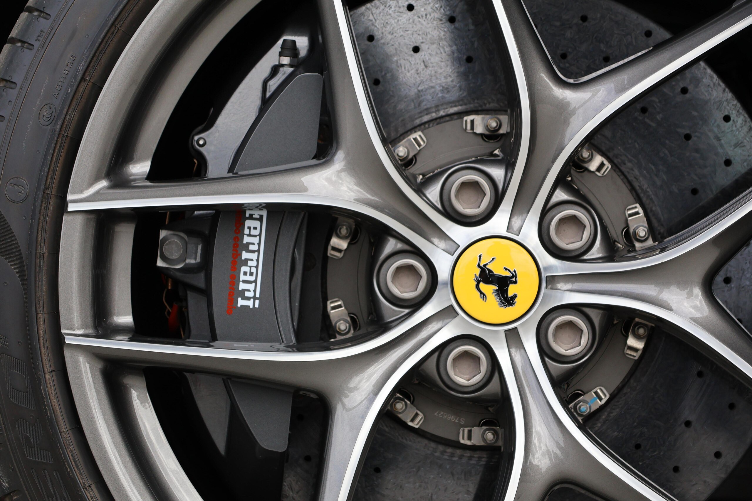2013 Ferrari F12 Berlinetta — Photo 14 / 16