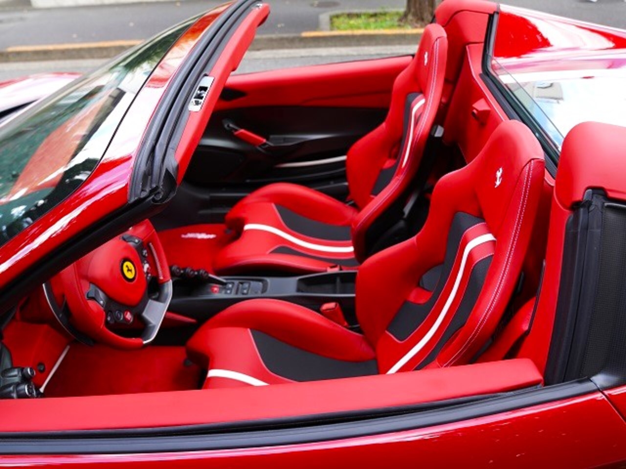 2020 Ferrari 488 Pista Spider — Photo 6 / 17