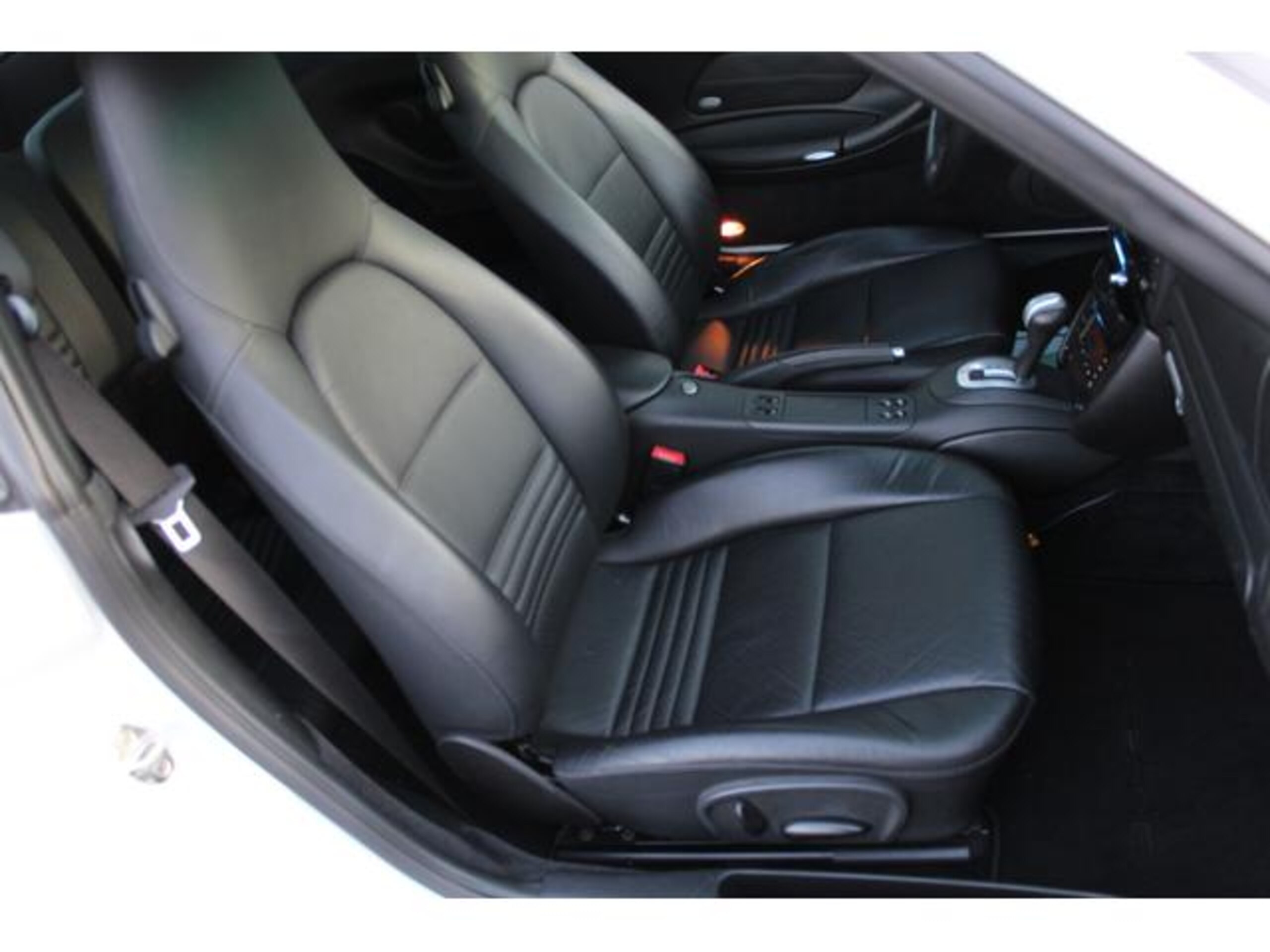 2004 Porsche 911 Carrera — Photo 12 / 20