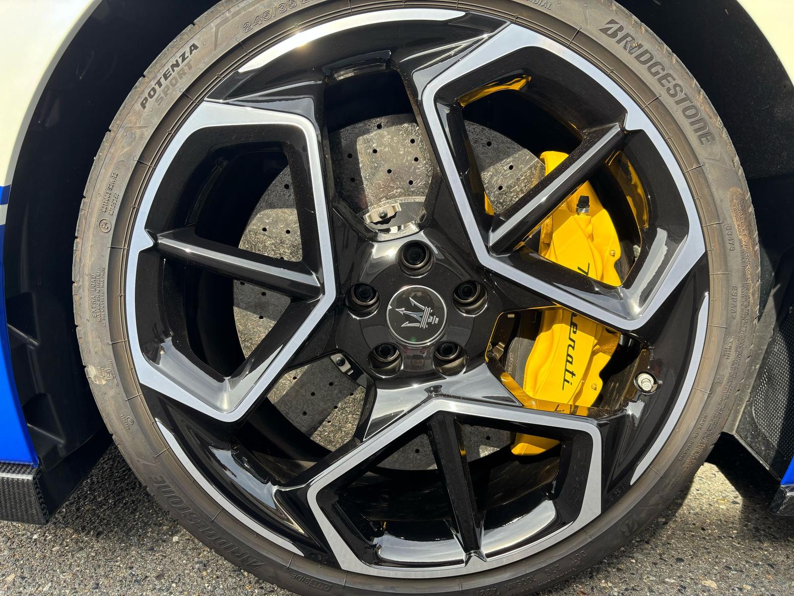 2022 Maserati MC20 — Photo 10 / 15