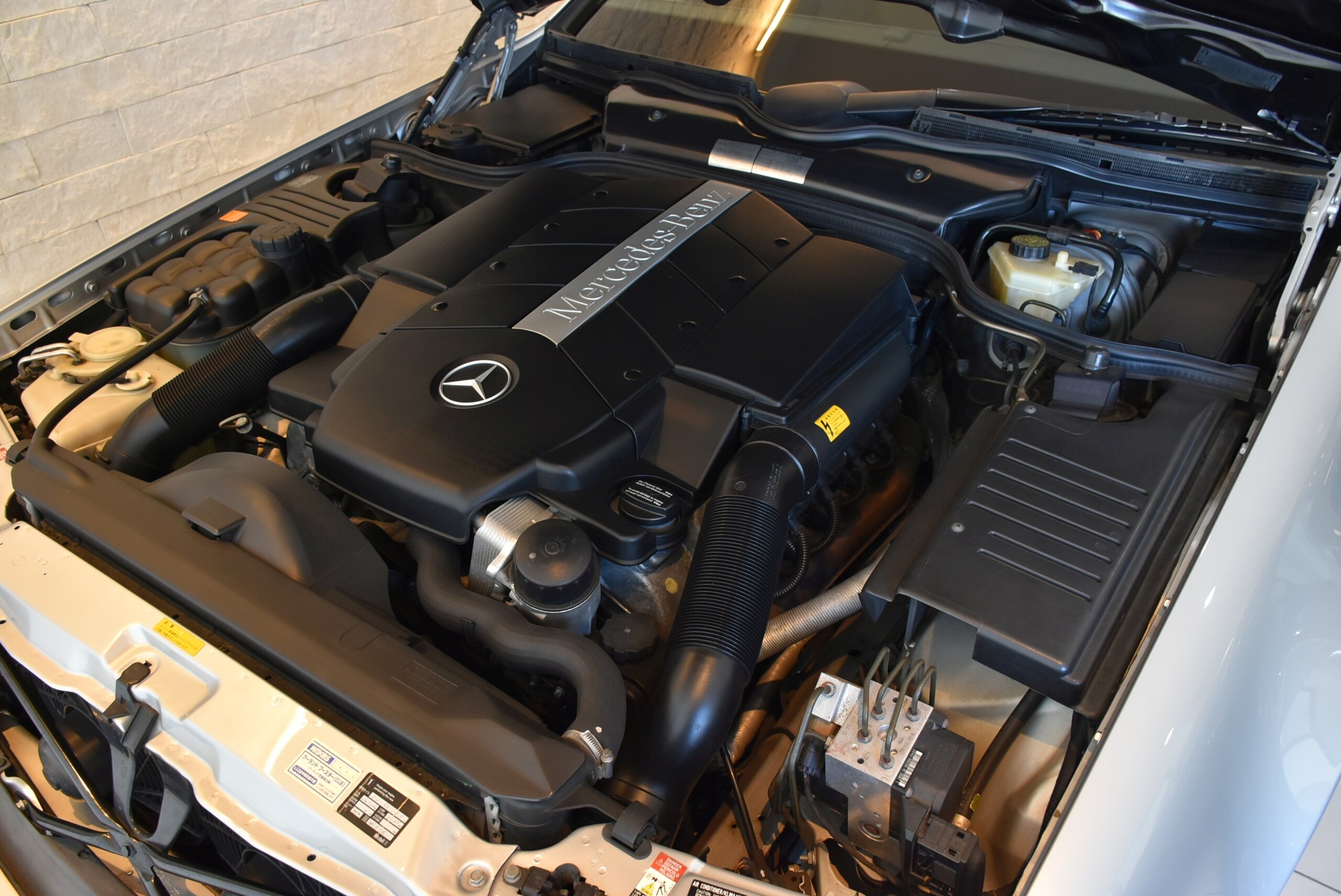 2000 Mercedes Benz SL500 — Photo 13 / 14