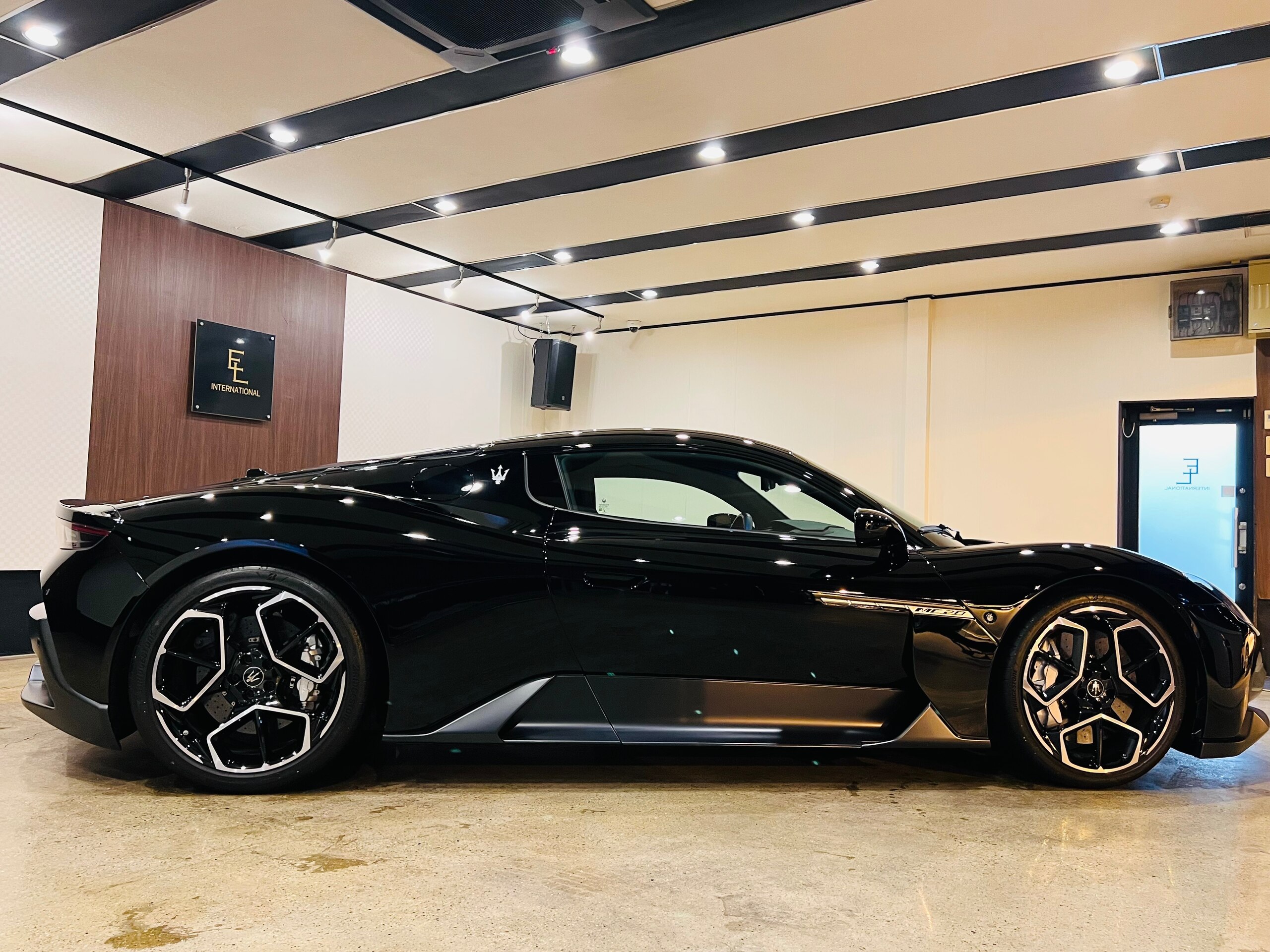 2022 Maserati MC20 — Photo 7 / 21