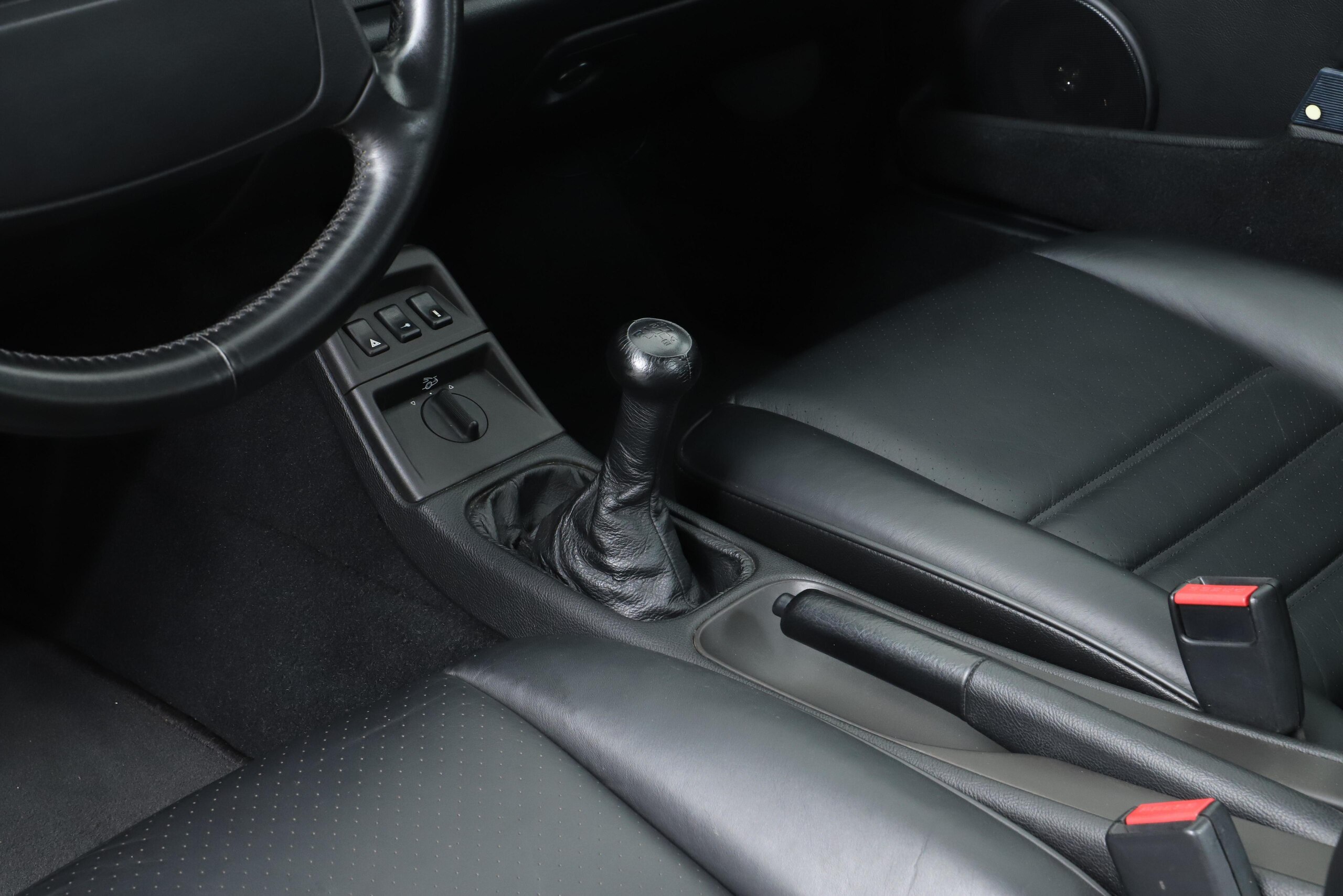 1992 Porsche 911 Carrera 2 — Photo 10 / 17