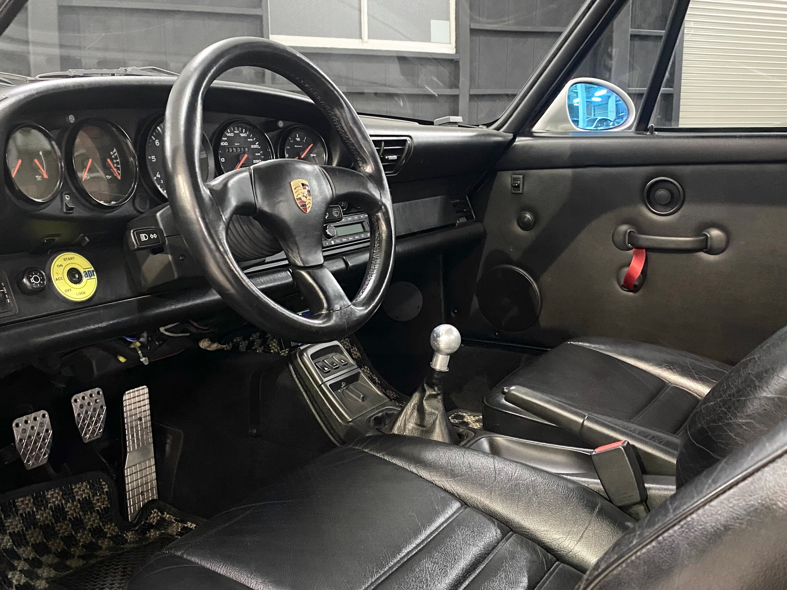 1990 Porsche 911 Carrera 2 — Photo 7 / 14
