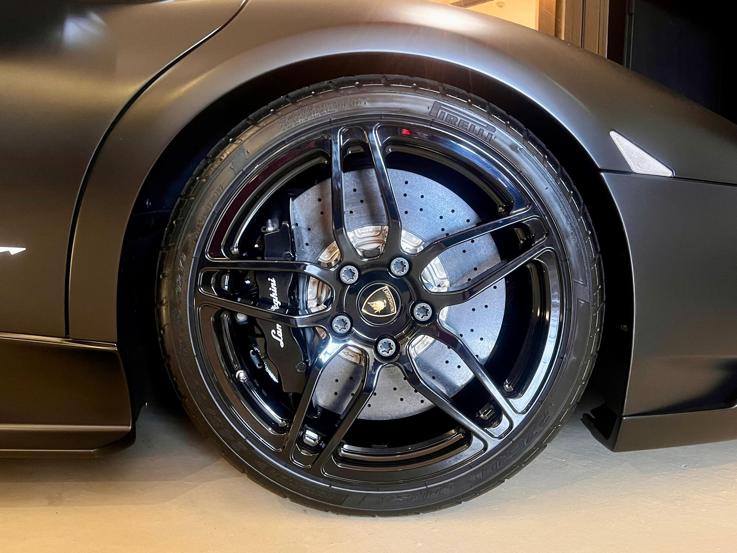 2010 Lamborghini Murcielago LP670-4 SV — Photo 8 / 19