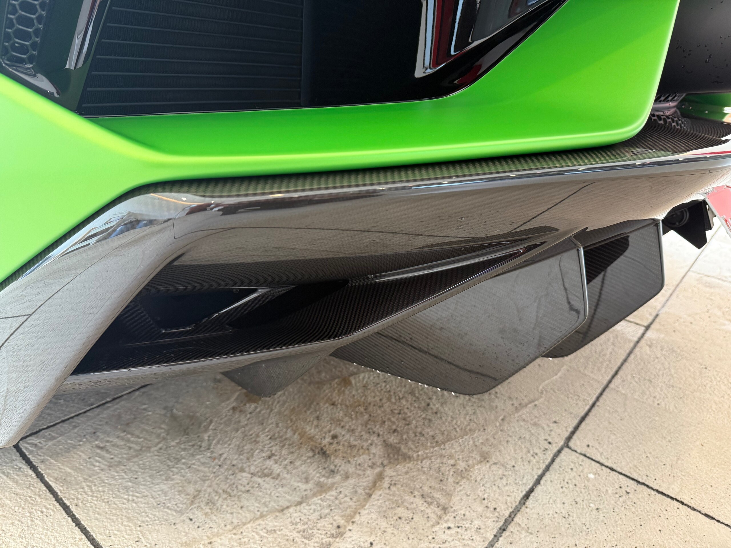 2019 Lamborghini Aventador SVJ — Photo 18 / 22
