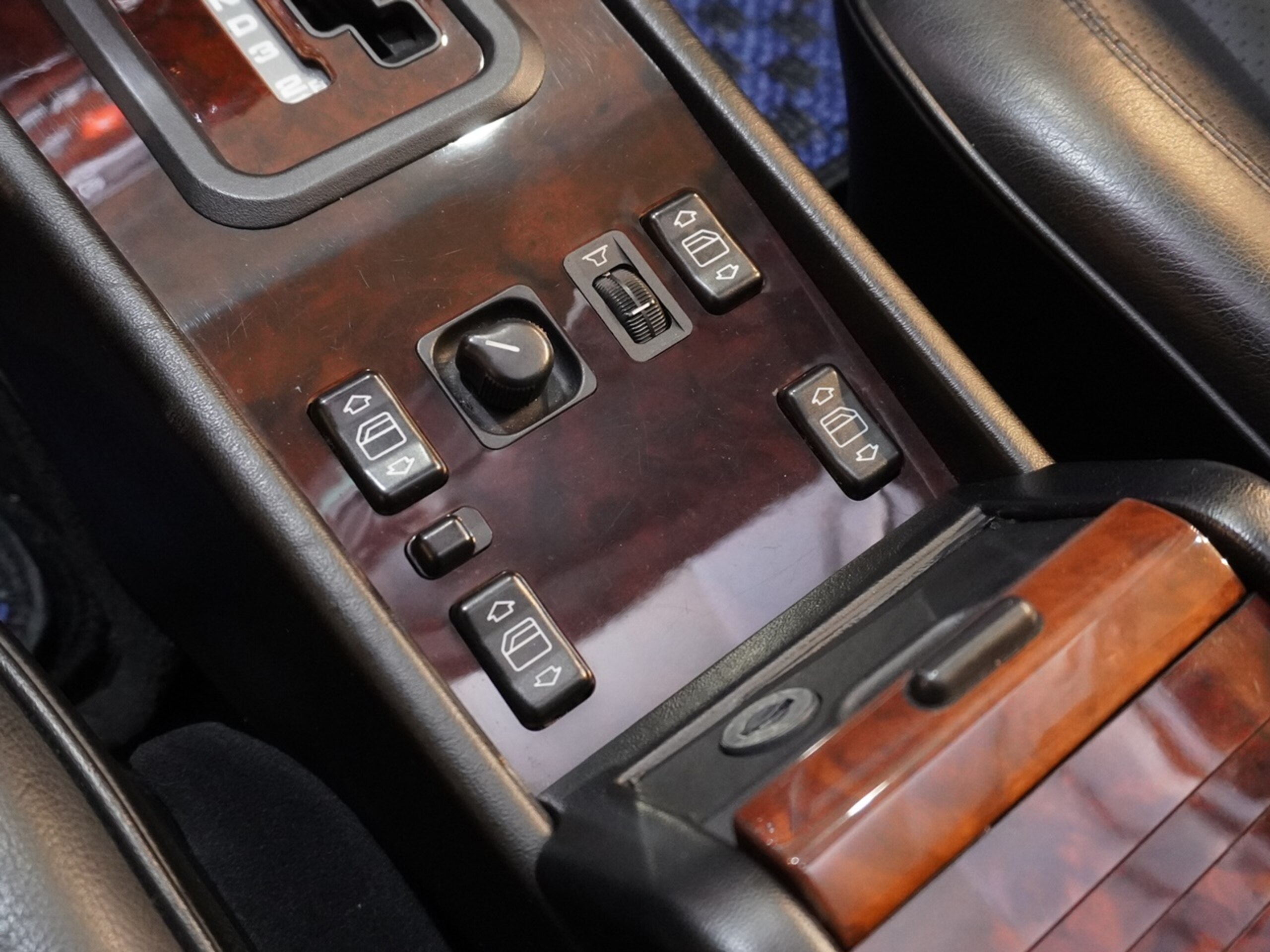 1993 Mercedes Benz E60 AMG — Photo 15 / 24