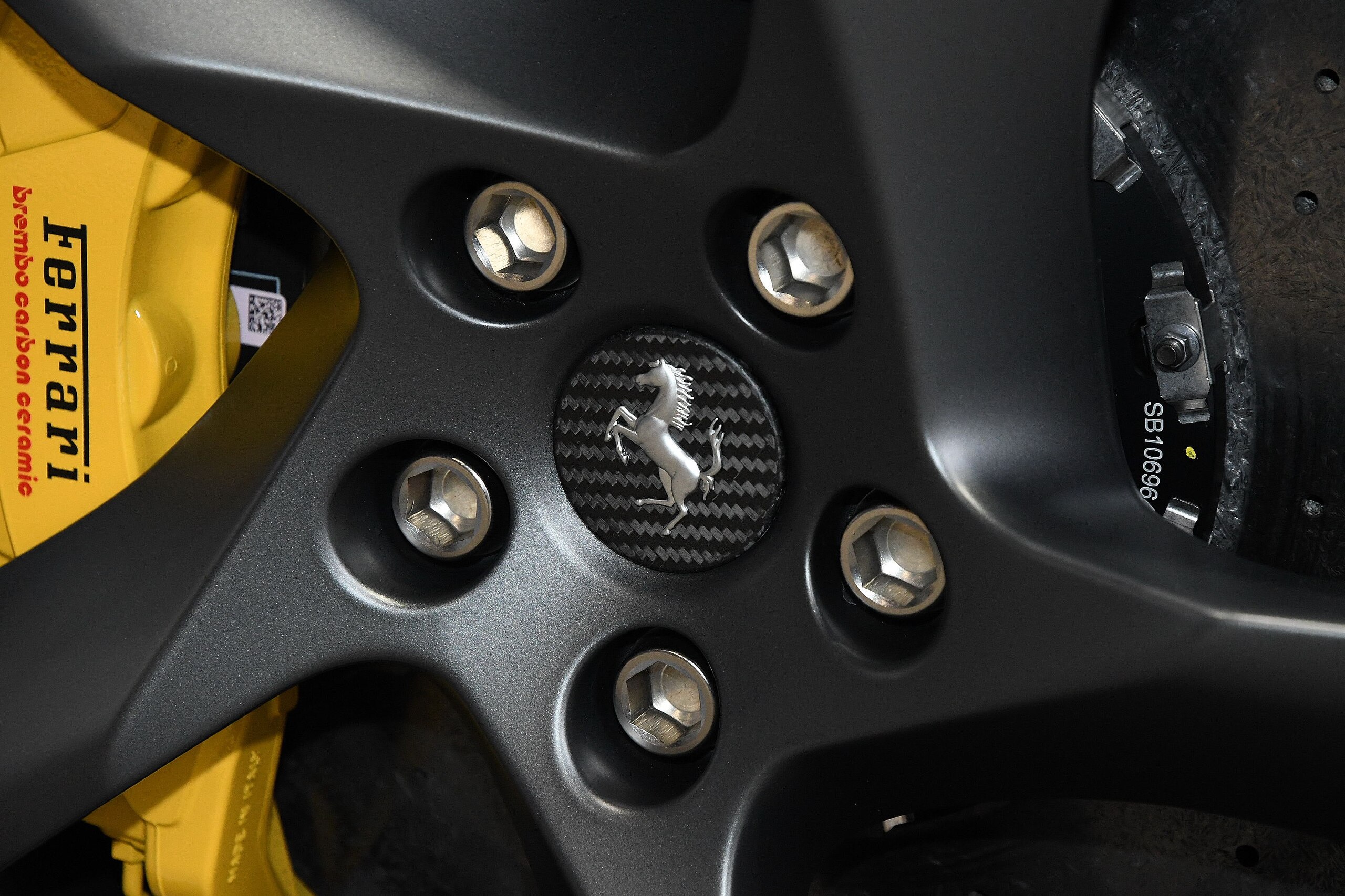 2026 Ferrari SF90 XX Stradale Tailor Made — Photo 31 / 63