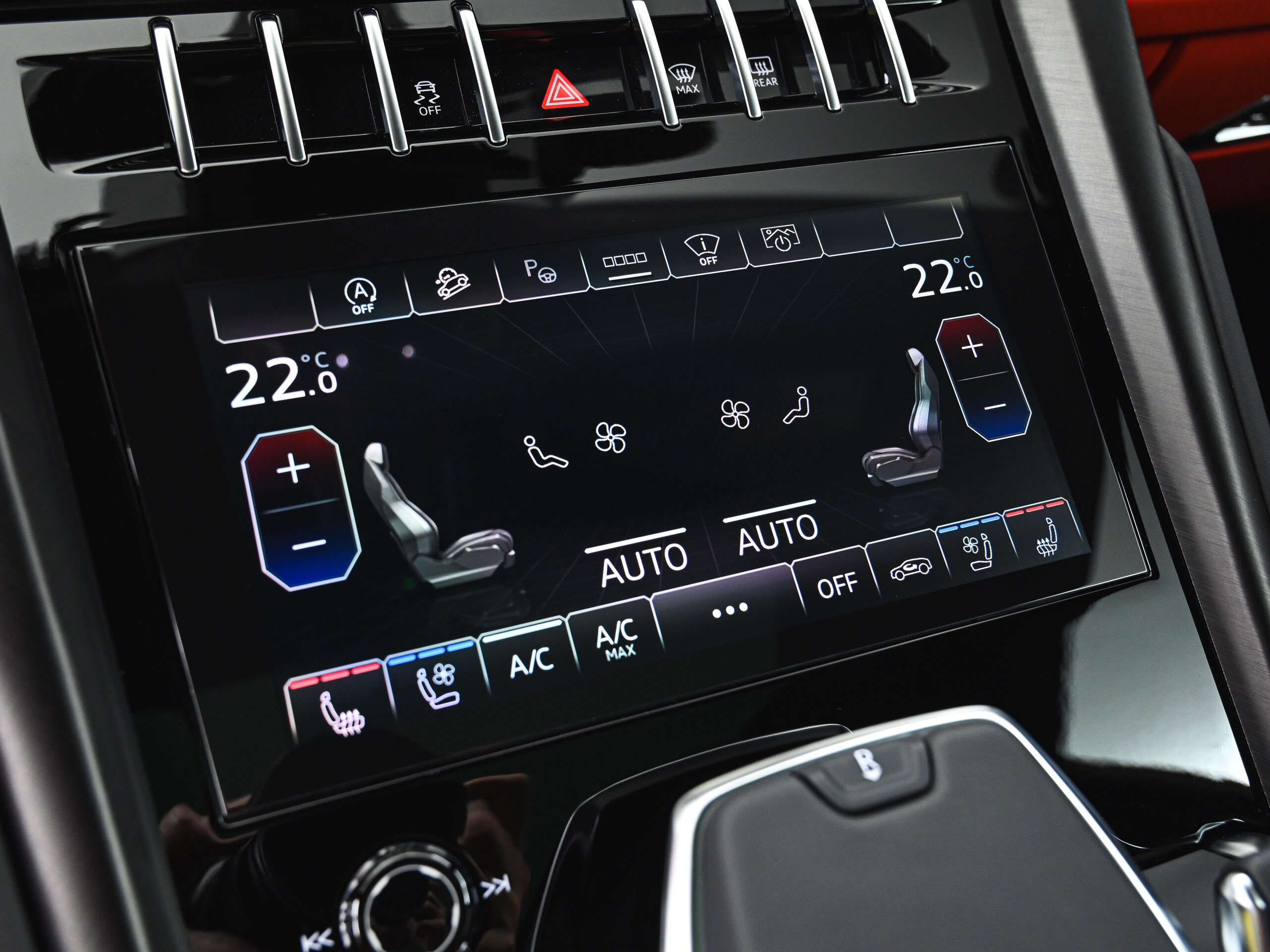 2025 Lamborghini Urus S — Photo 17 / 25