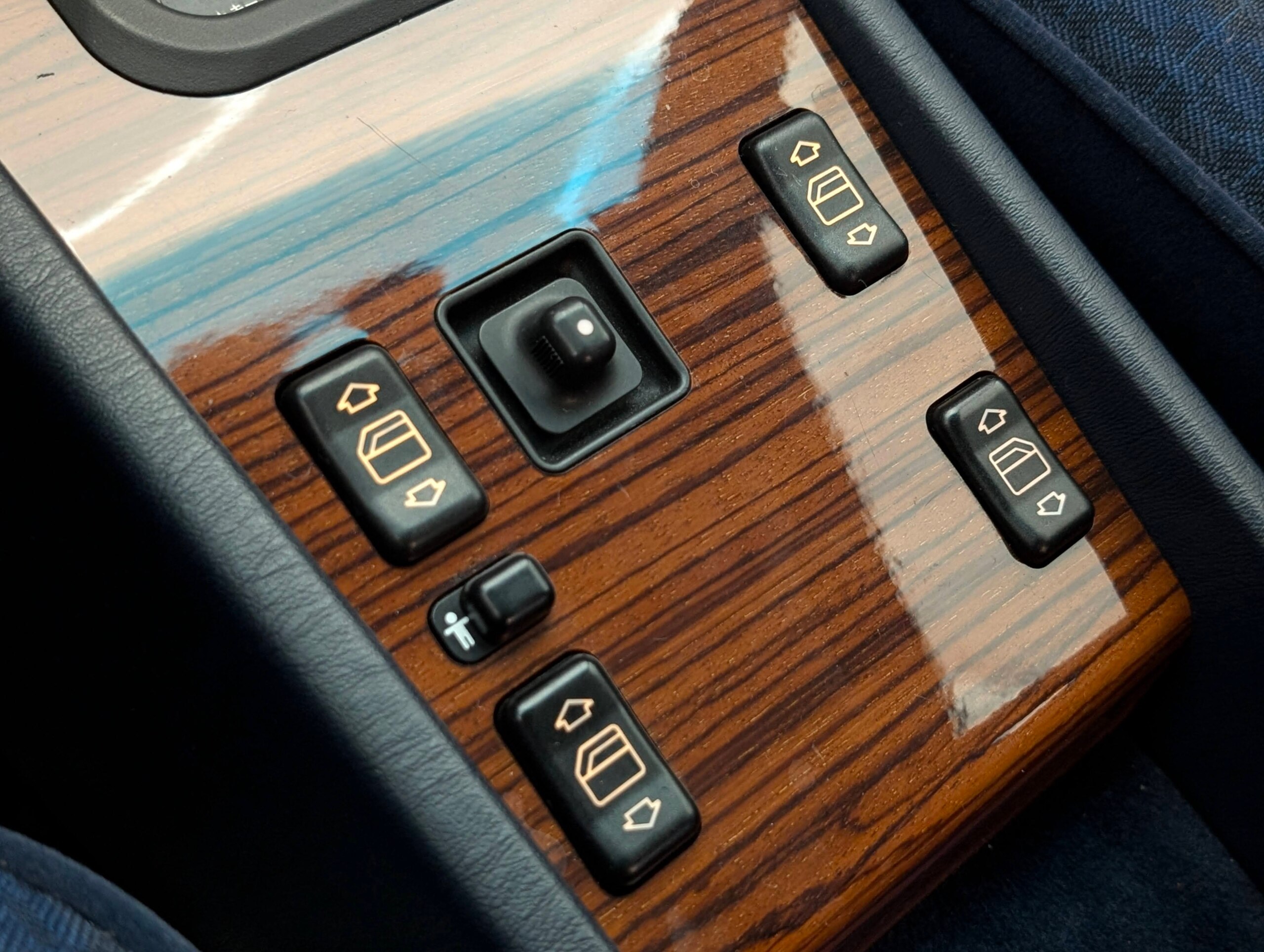 1992 Mercedes Benz 300E — Photo 13 / 21