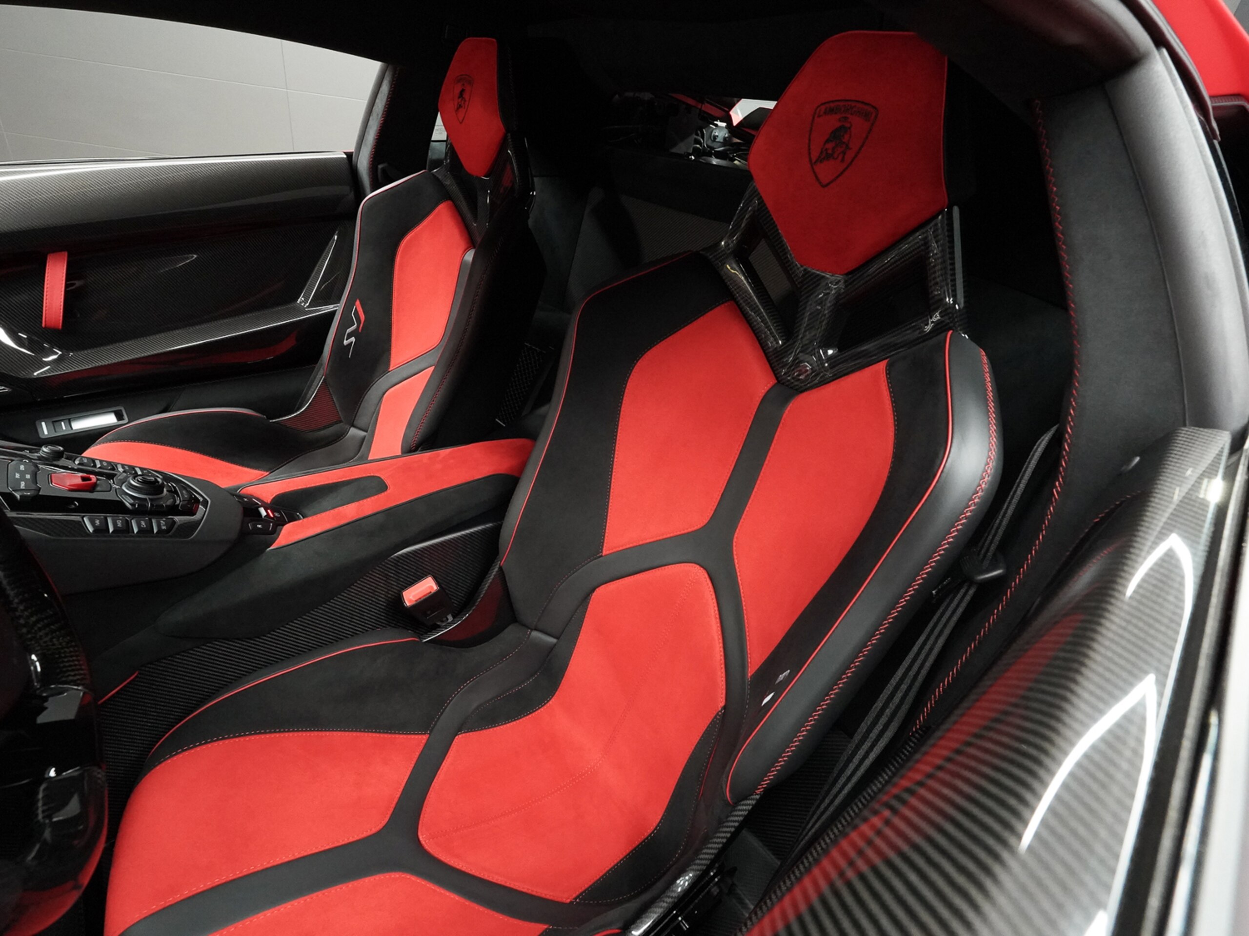 2021 Lamborghini Aventador SVJ — Photo 21 / 74