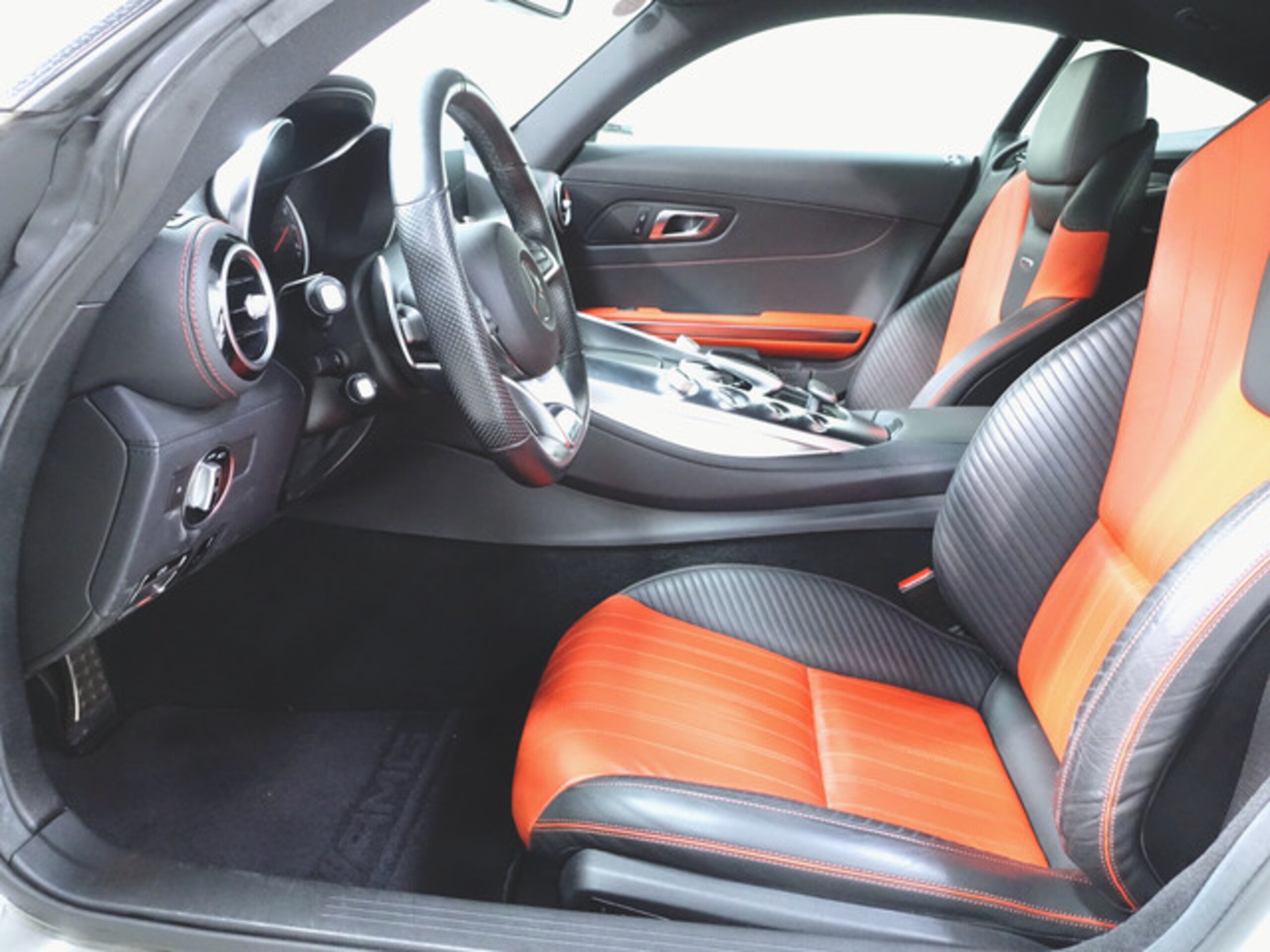 2018 Mercedes Benz AMG GT — Photo 7 / 19