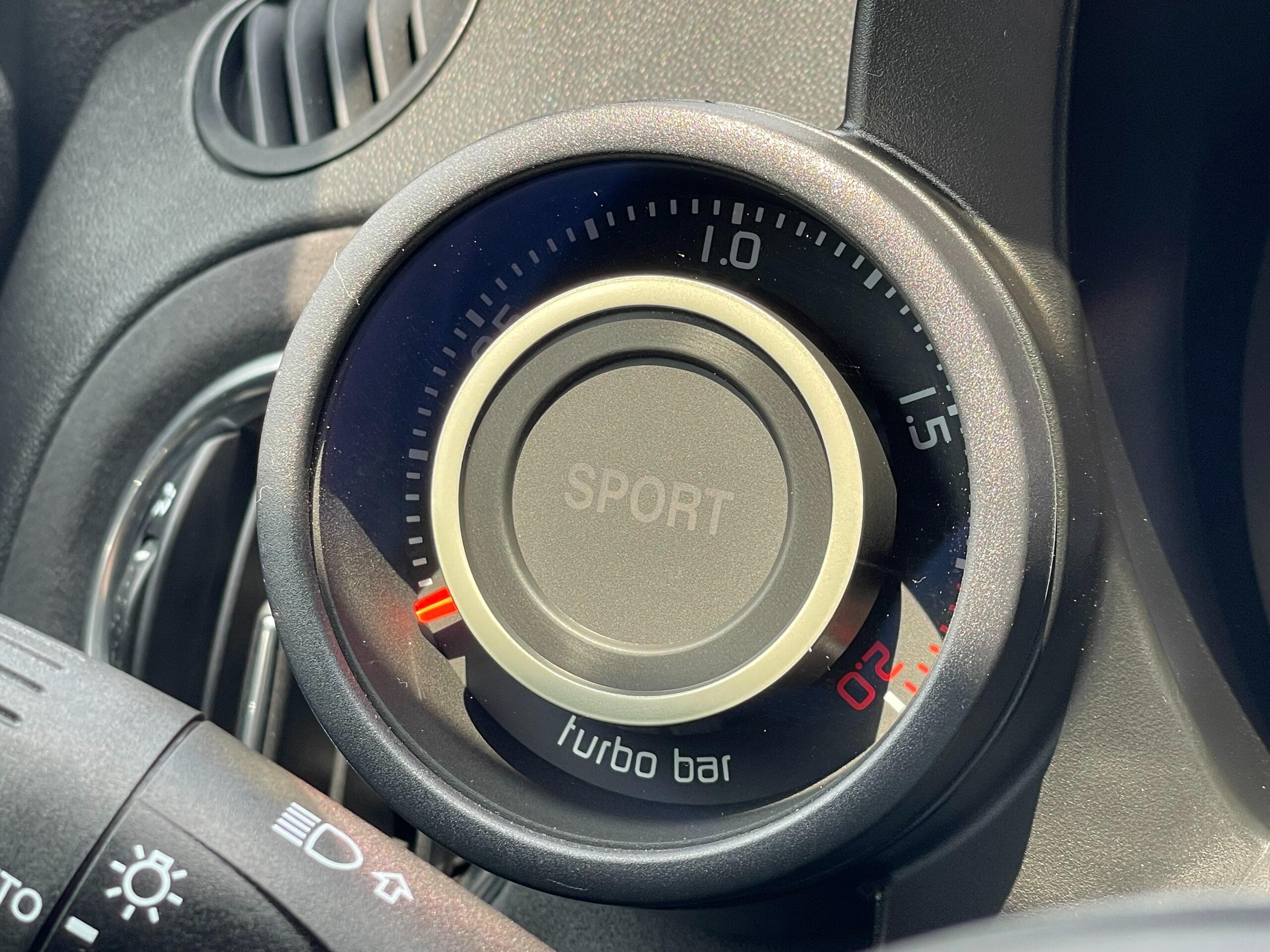 2025 Abarth 695 75th Anniversary — Photo 24 / 33