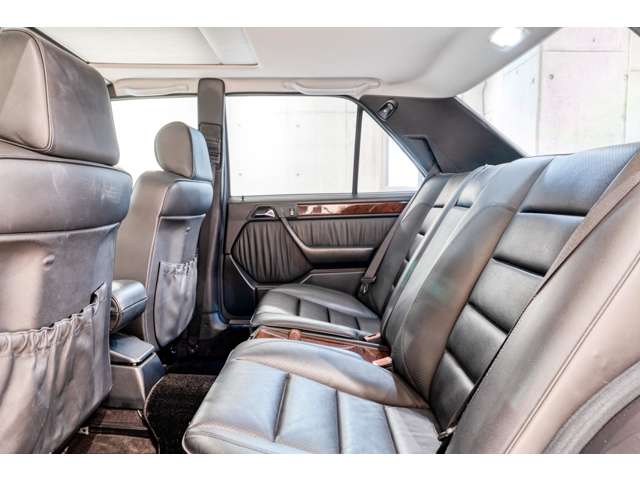 1994 Mercedes Benz E500 — Photo 19 / 23
