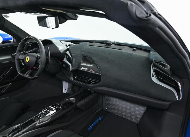 2025 Ferrari SF90 XX Spider — Photo 16 / 21