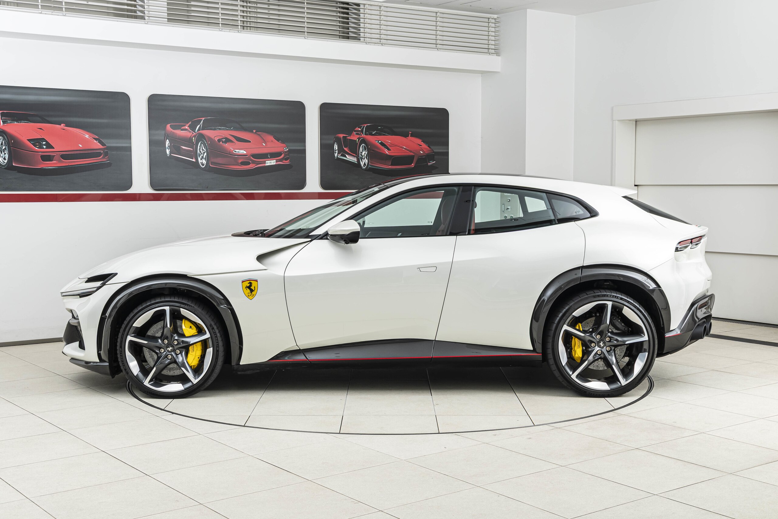 2025 Ferrari Purosangue — Photo 7 / 32