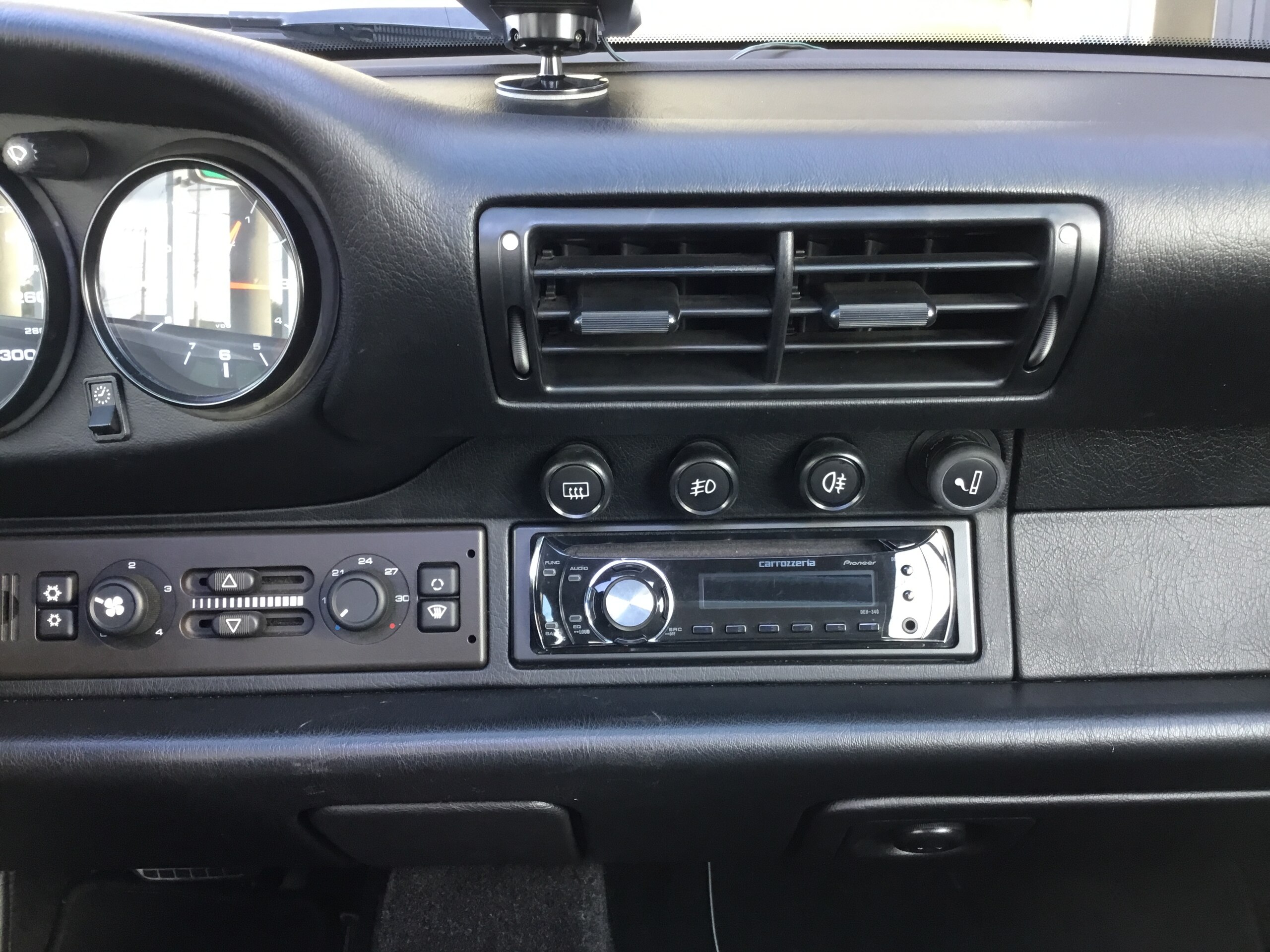 1995 Porsche 911 Carrera — Photo 9 / 12
