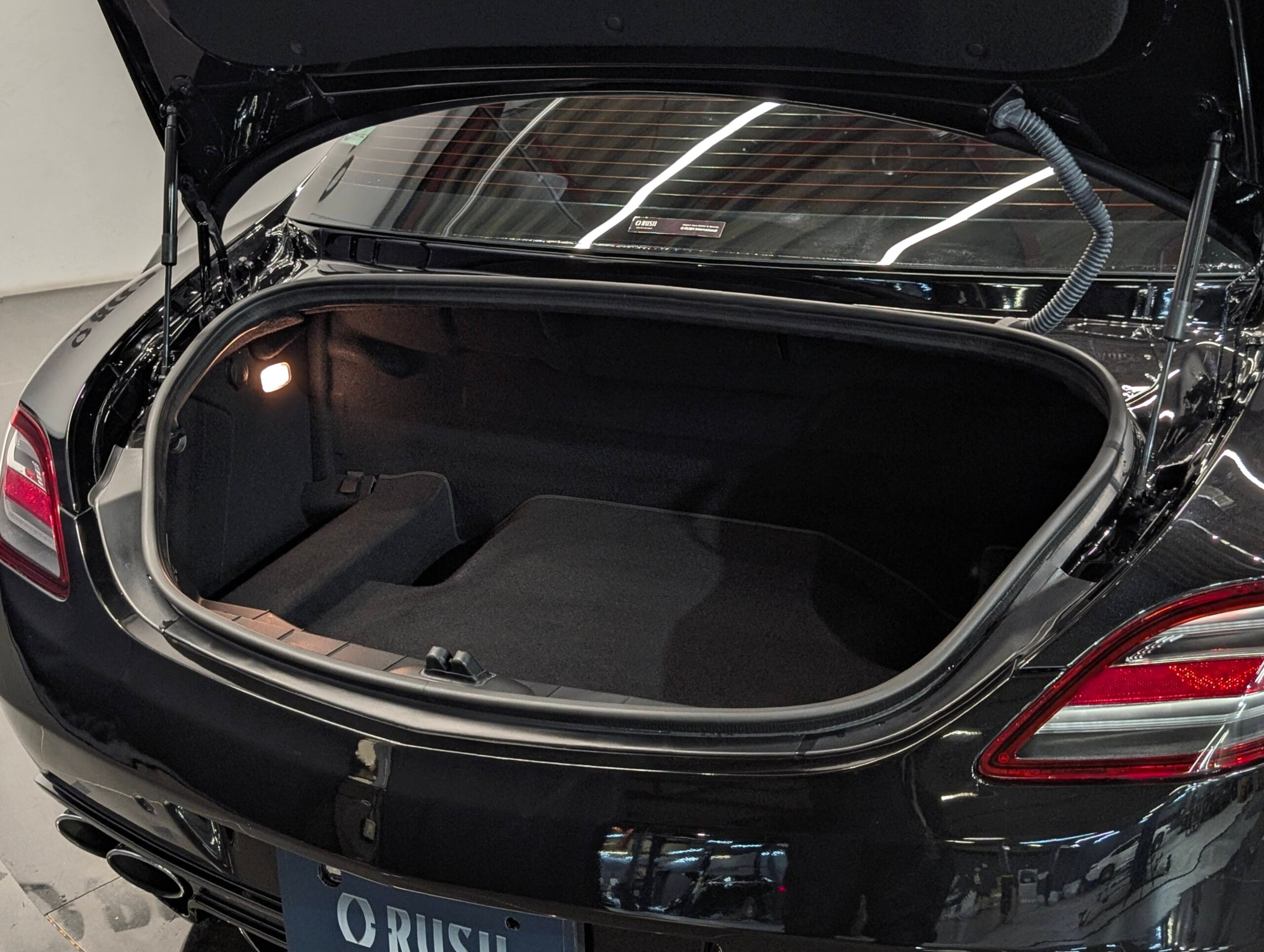 2010 Mercedes Benz SLS AMG — Photo 19 / 19