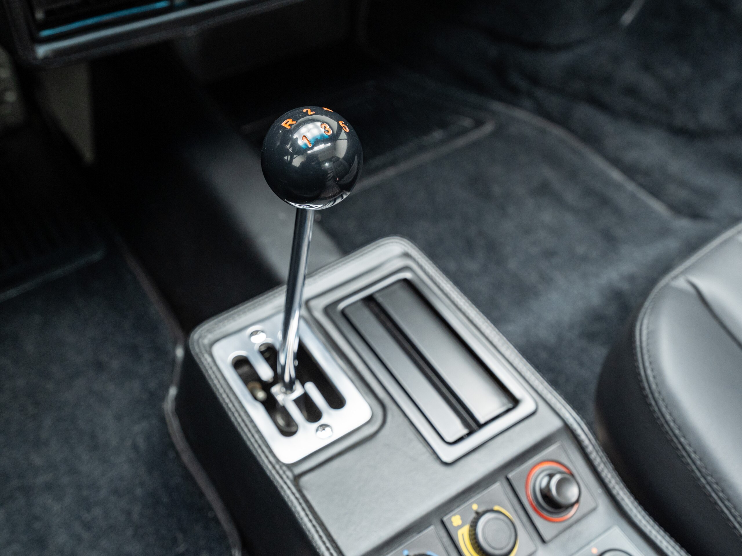 1989 Ferrari 328GTS — Photo 14 / 20