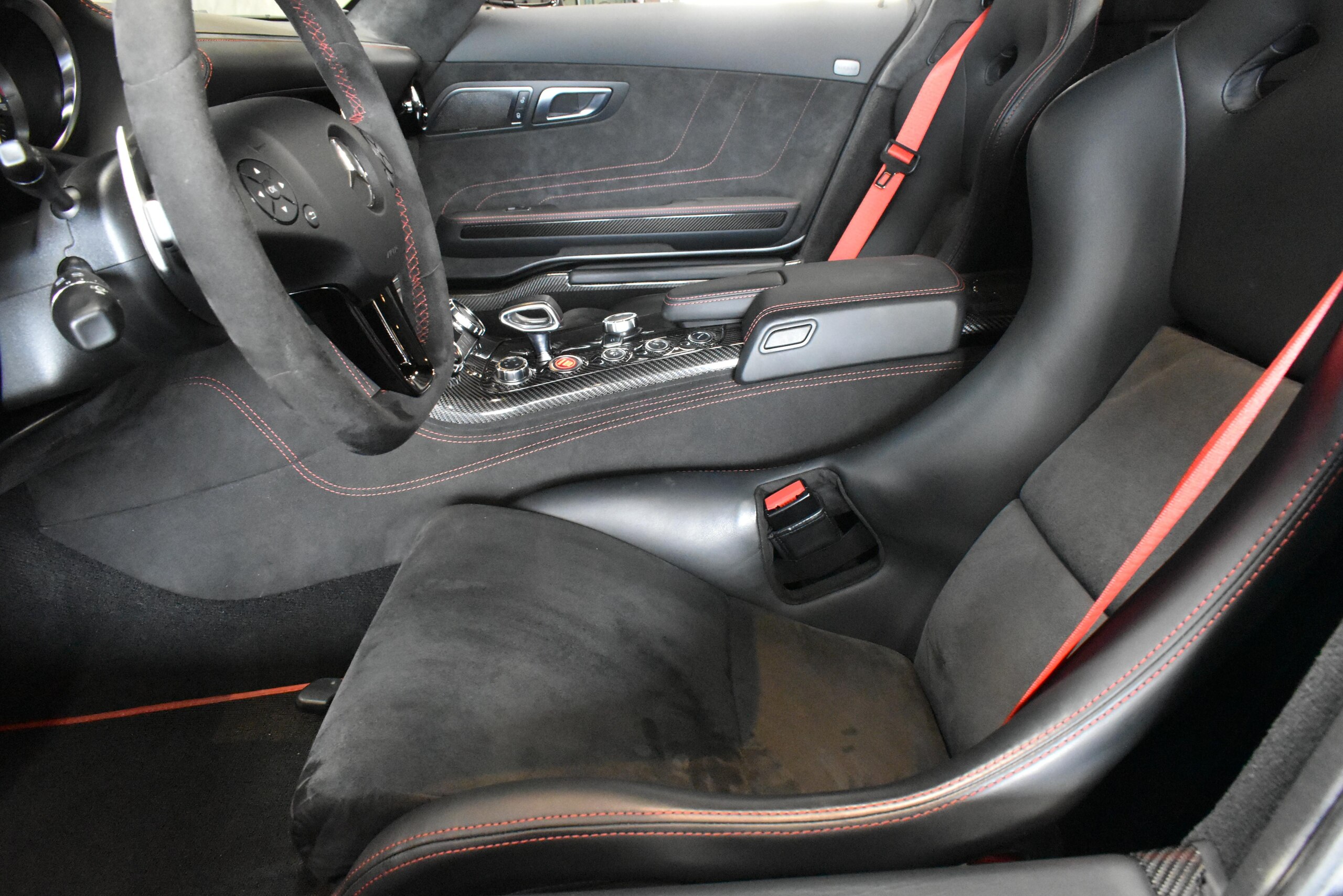2013 Mercedes Benz SLS AMG Black Series — Photo 9 / 19