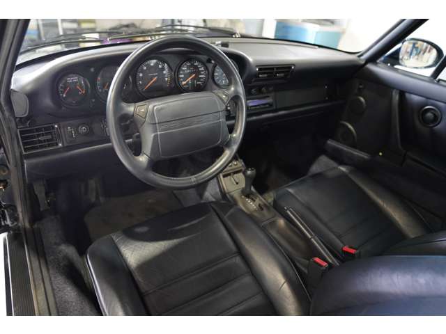 1992 Porsche 911 Carrera 2 — Photo 10 / 13