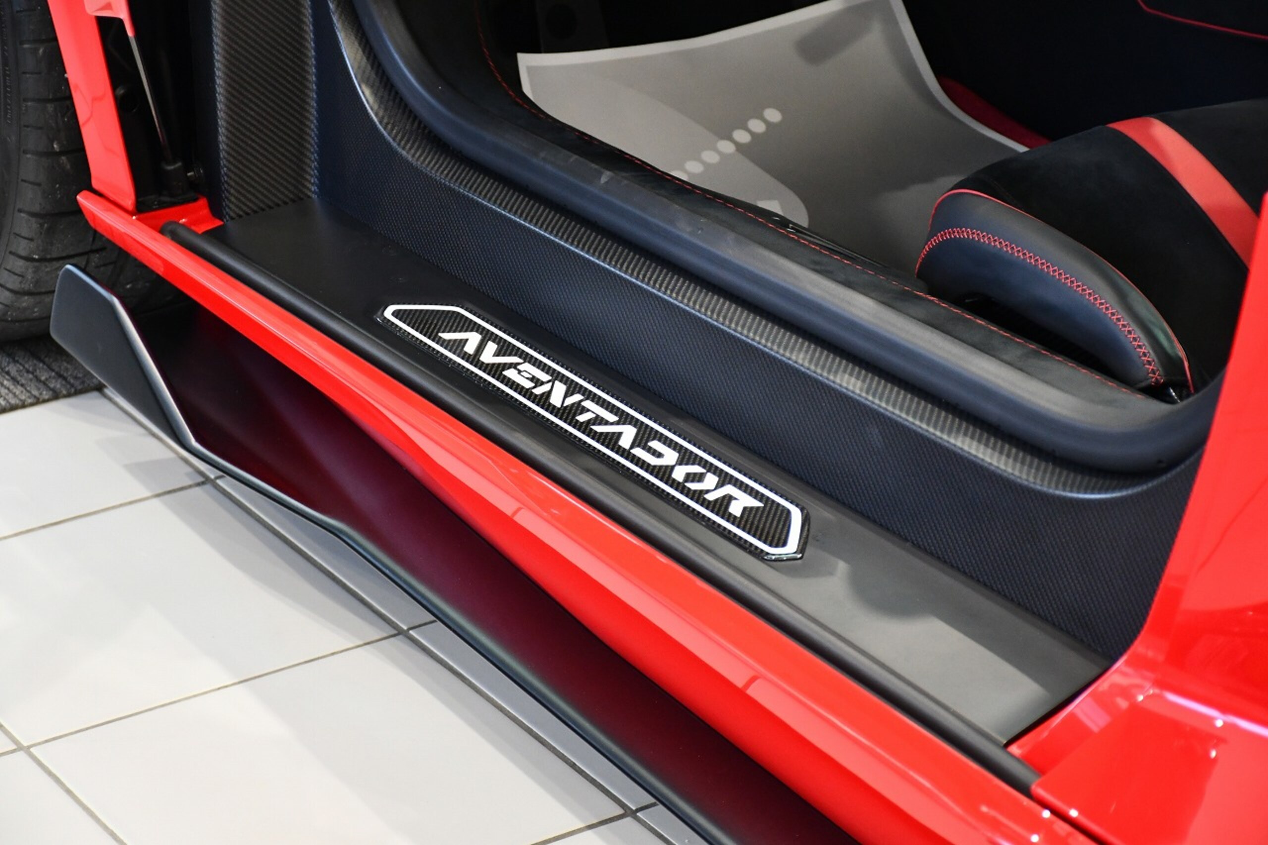2019 Lamborghini Aventador SVJ — Photo 18 / 46