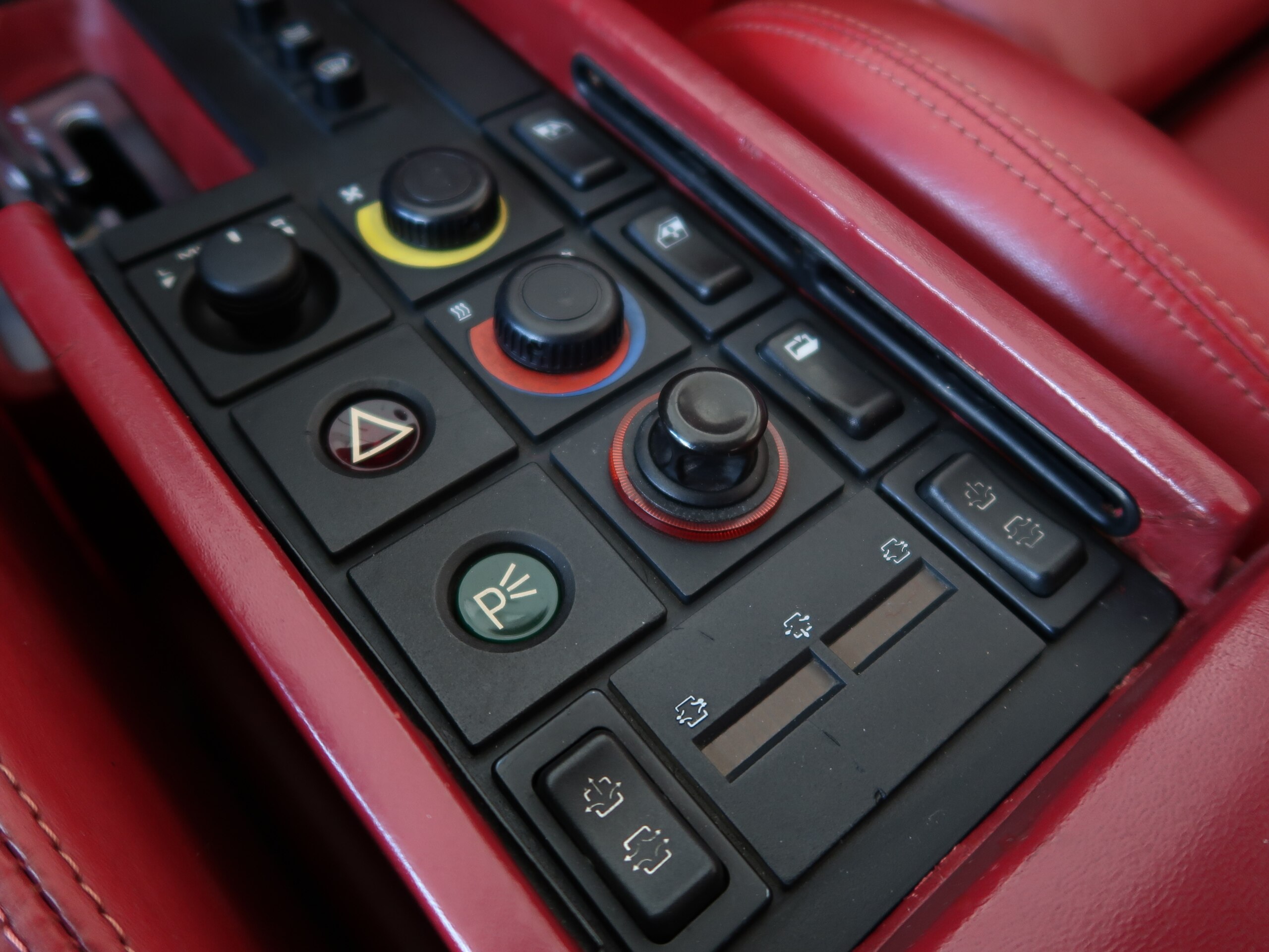 1988 Ferrari Testarossa — Photo 10 / 13