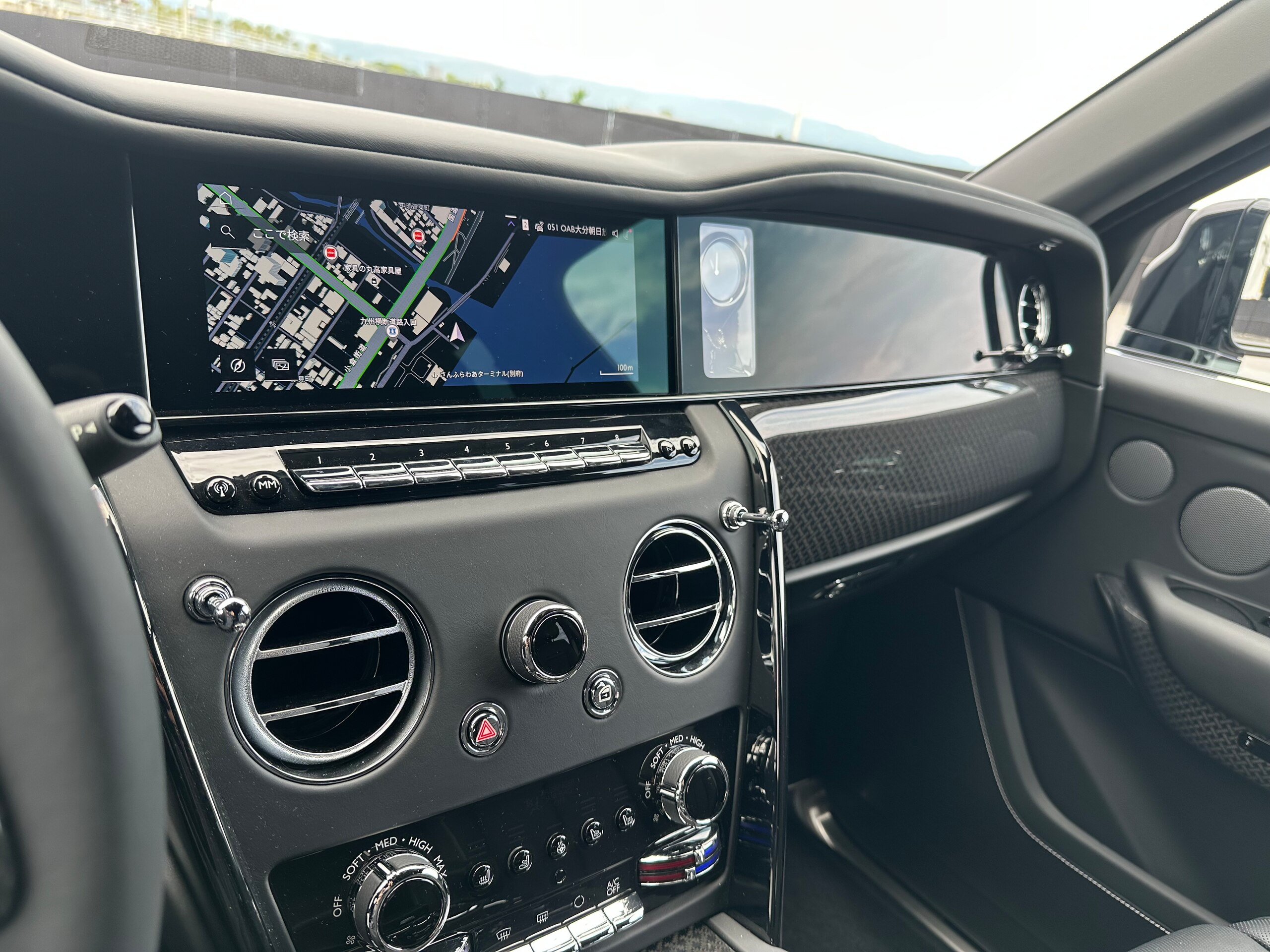 2025 Rolls-Royce Cullinan — Photo 13 / 22