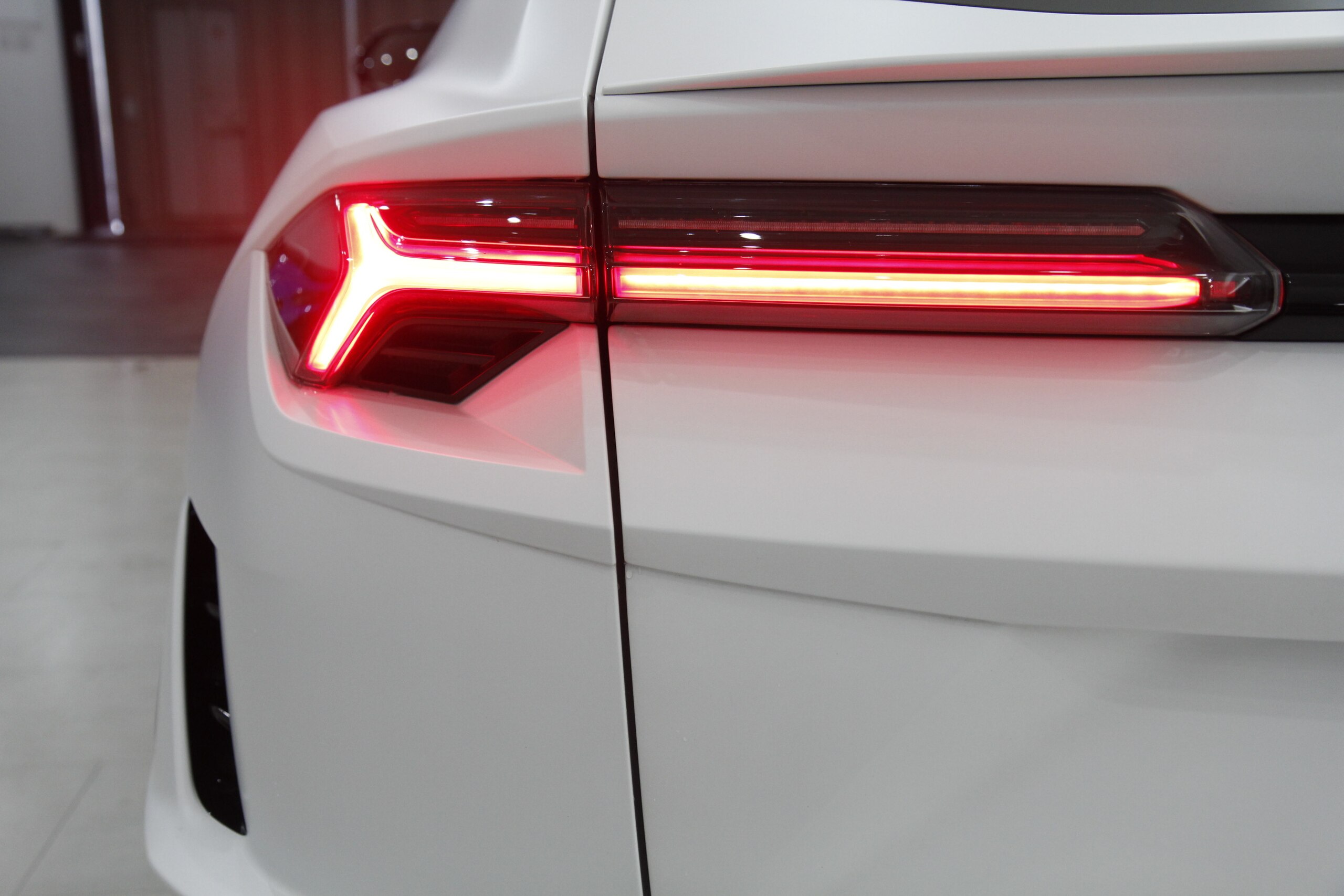 2023 Lamborghini Urus — Photo 21 / 24