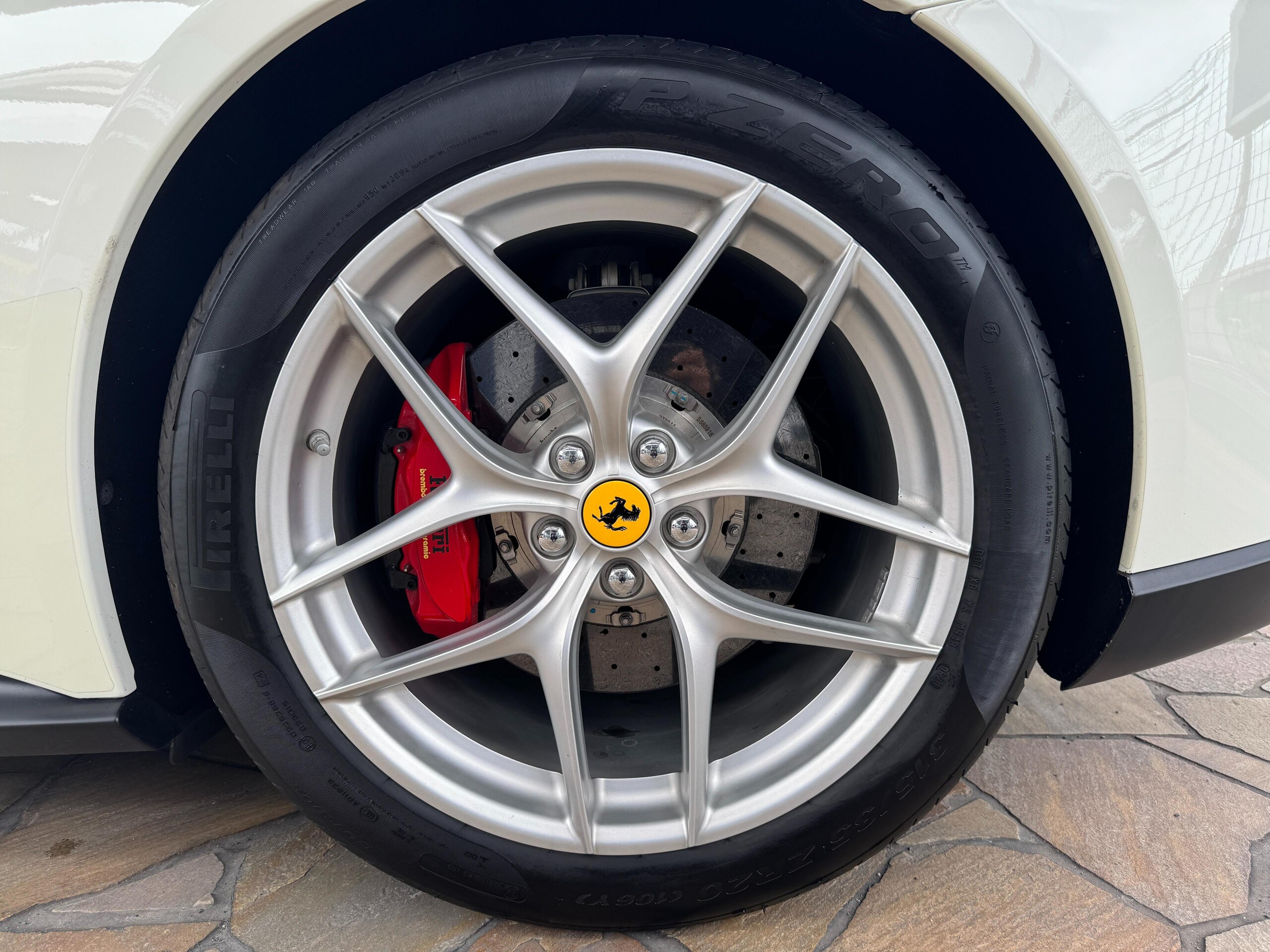 2014 Ferrari F12 Berlinetta — Photo 47 / 54
