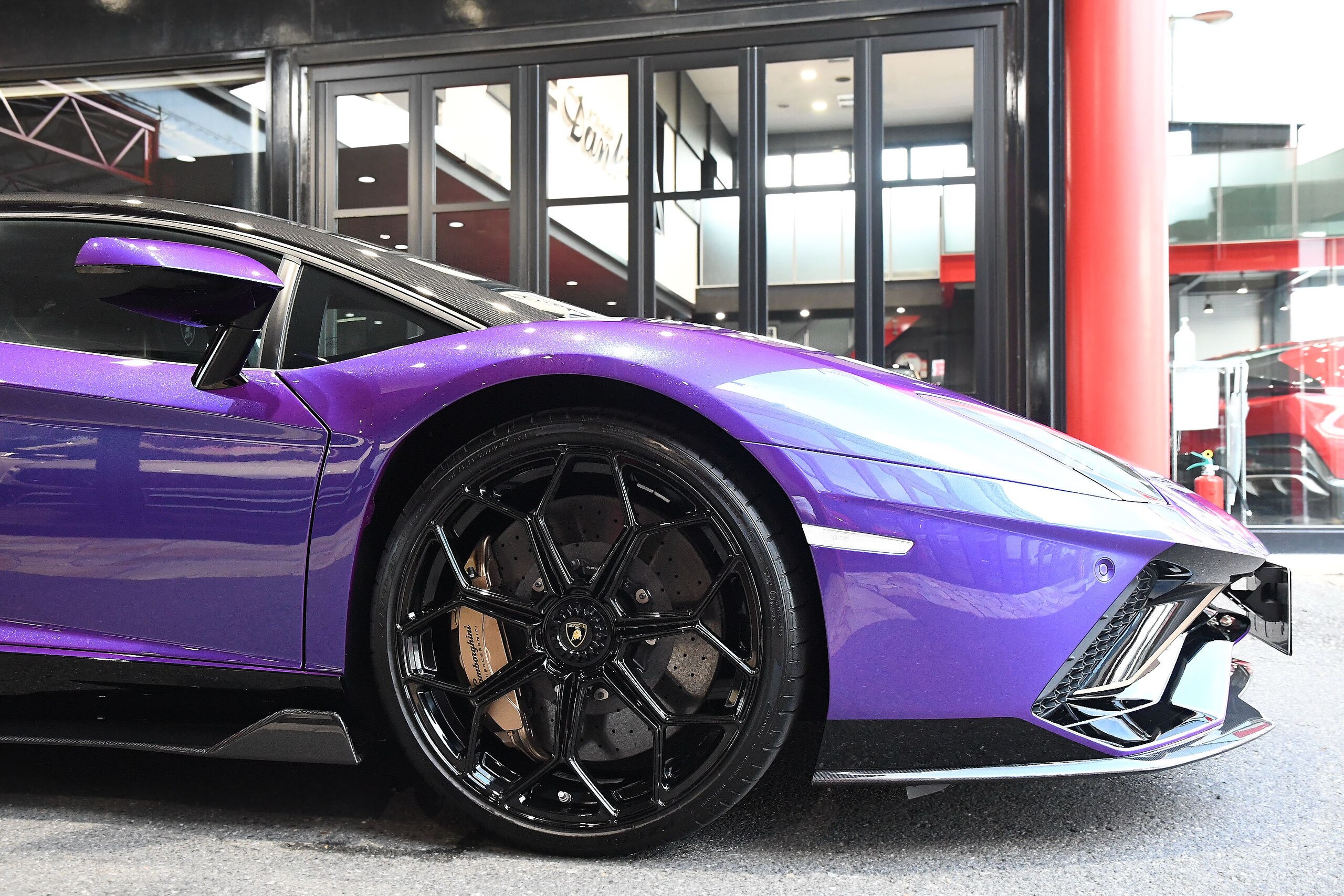 2022 Lamborghini Aventador Roadster LP780-4 Ultimae — Photo 10 / 55