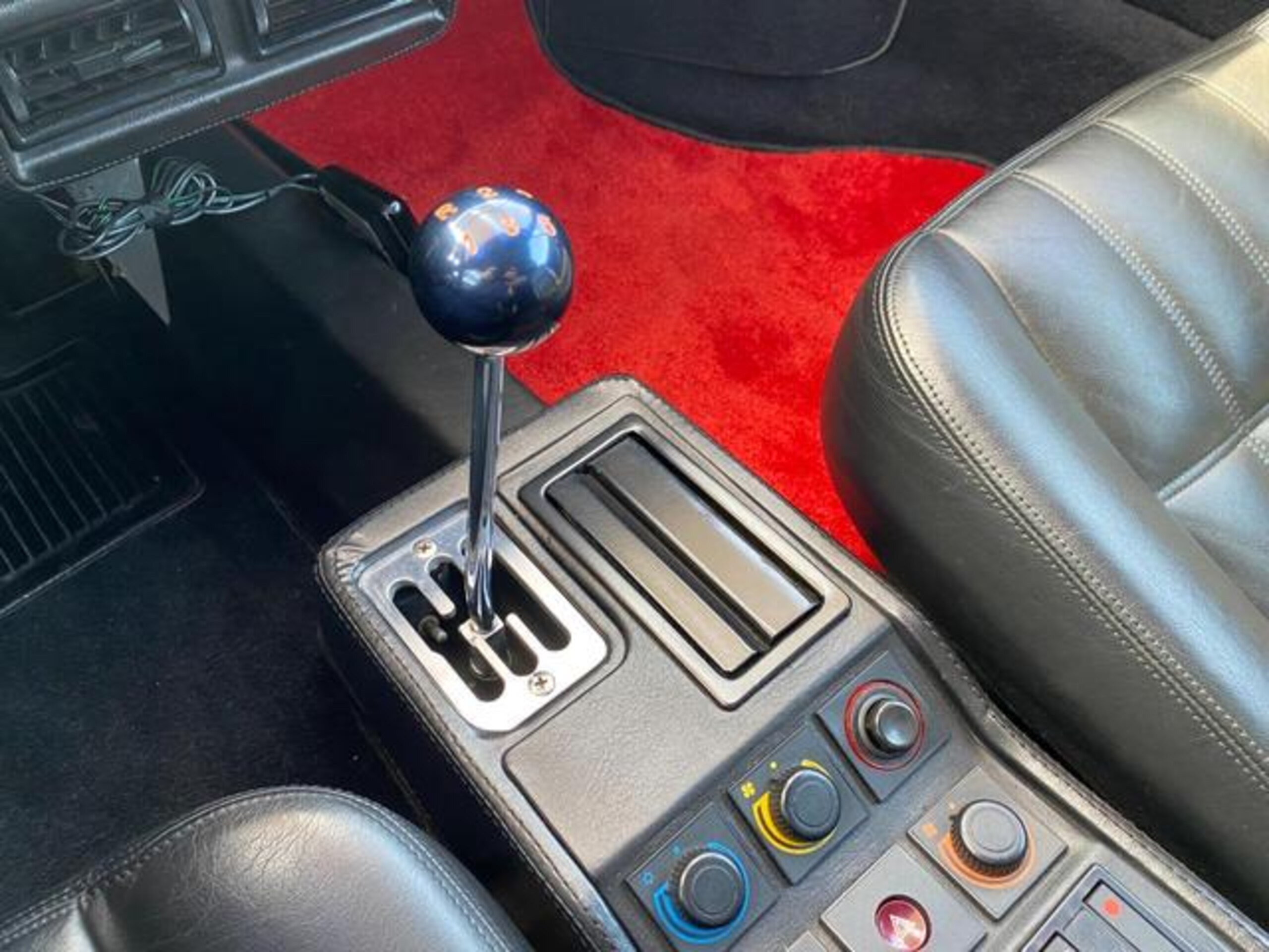 1989 Ferrari 328GTS — Photo 14 / 24