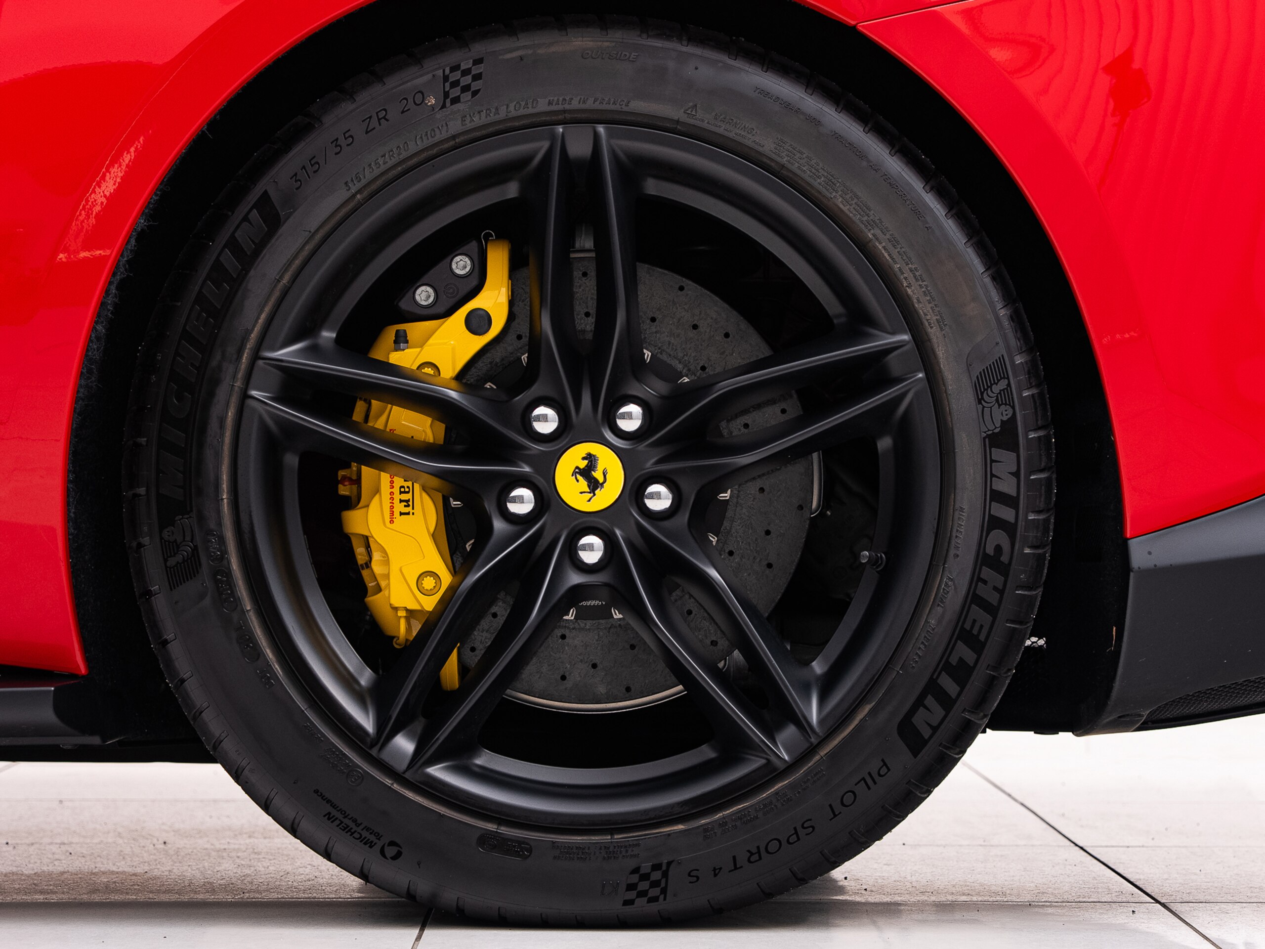 2021 Ferrari 812GTS — Photo 48 / 55
