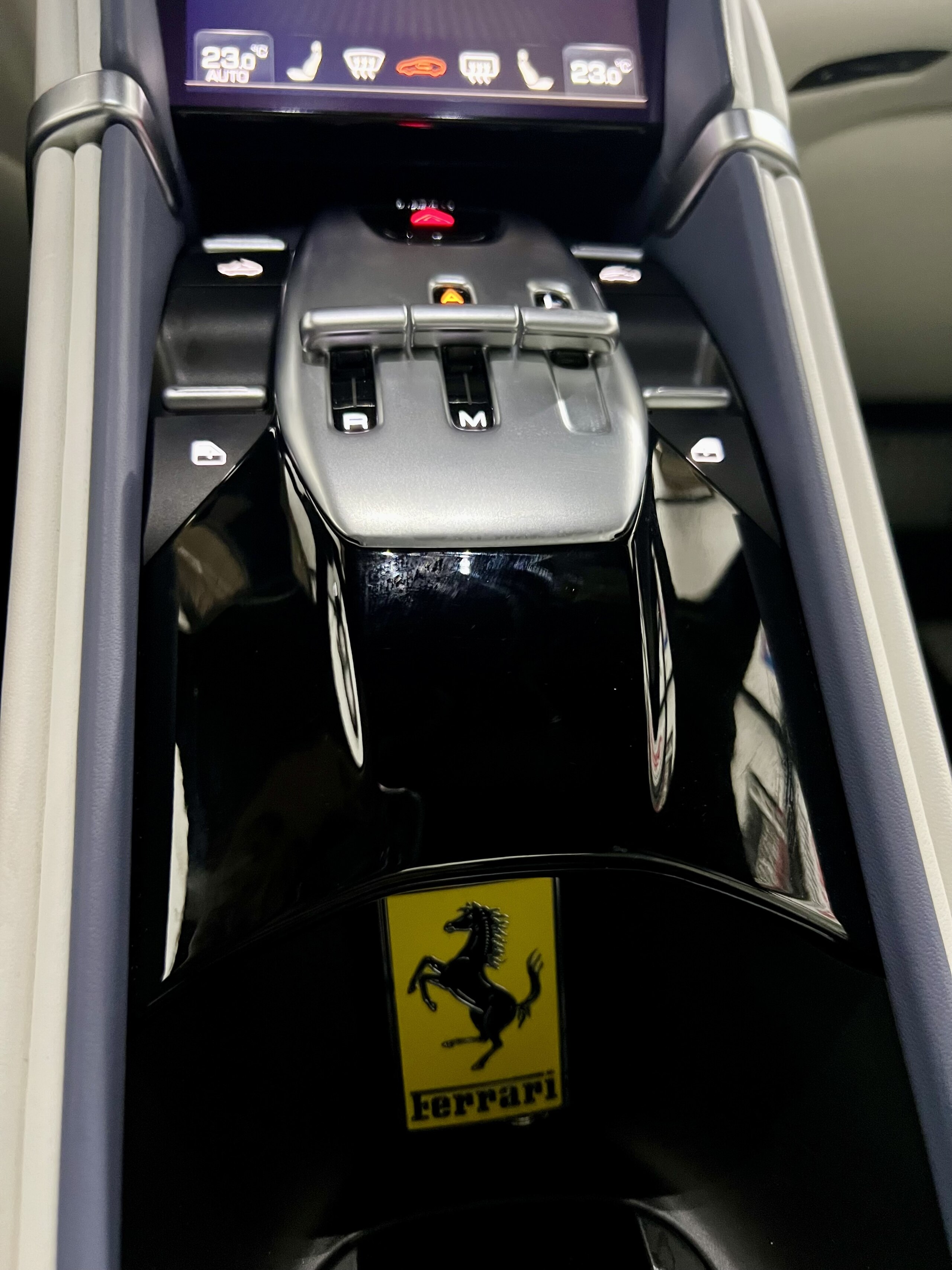 2024 Ferrari Roma Spider — Photo 26 / 44