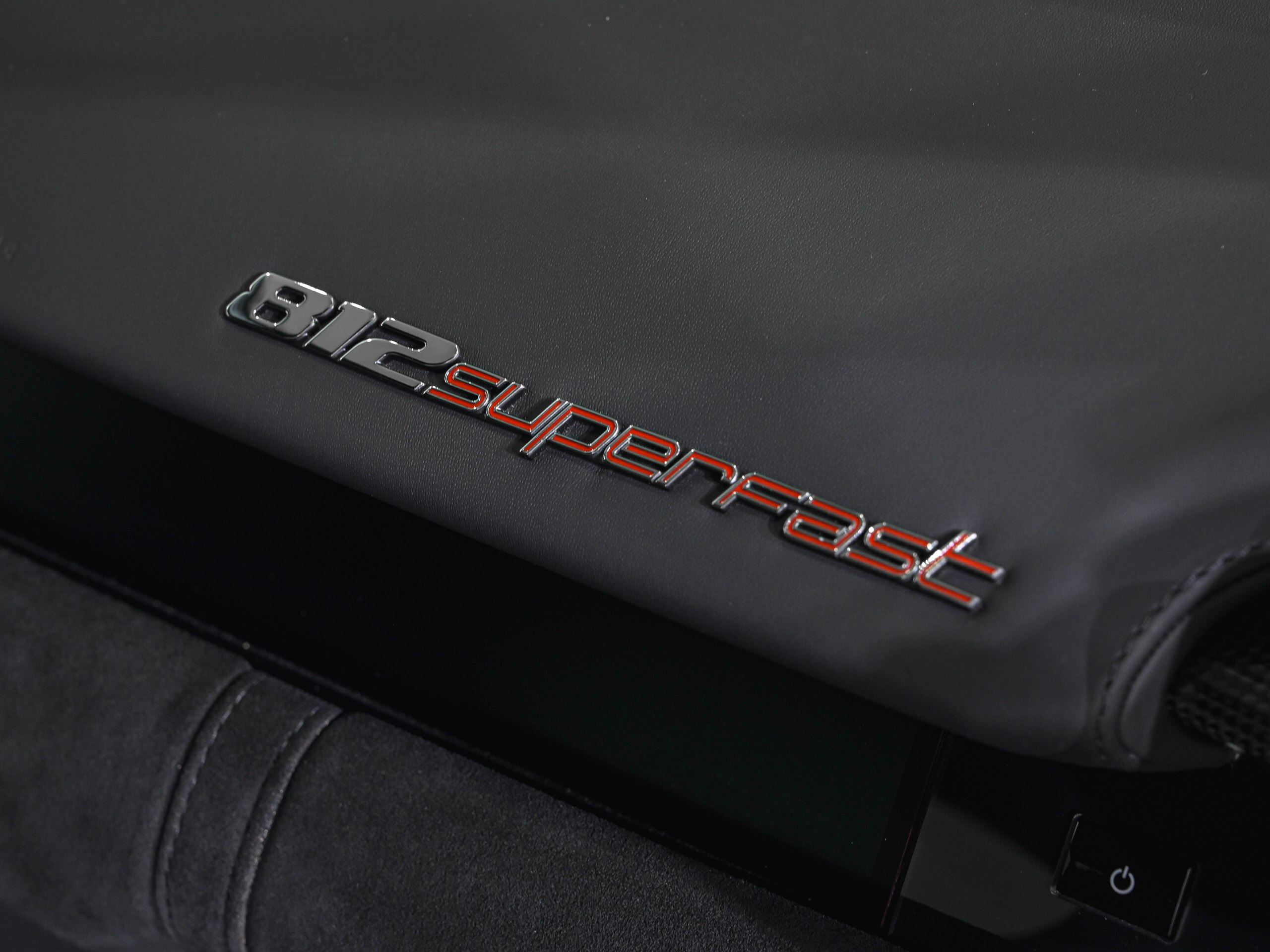 2020 Ferrari 812 Superfast — Photo 28 / 38