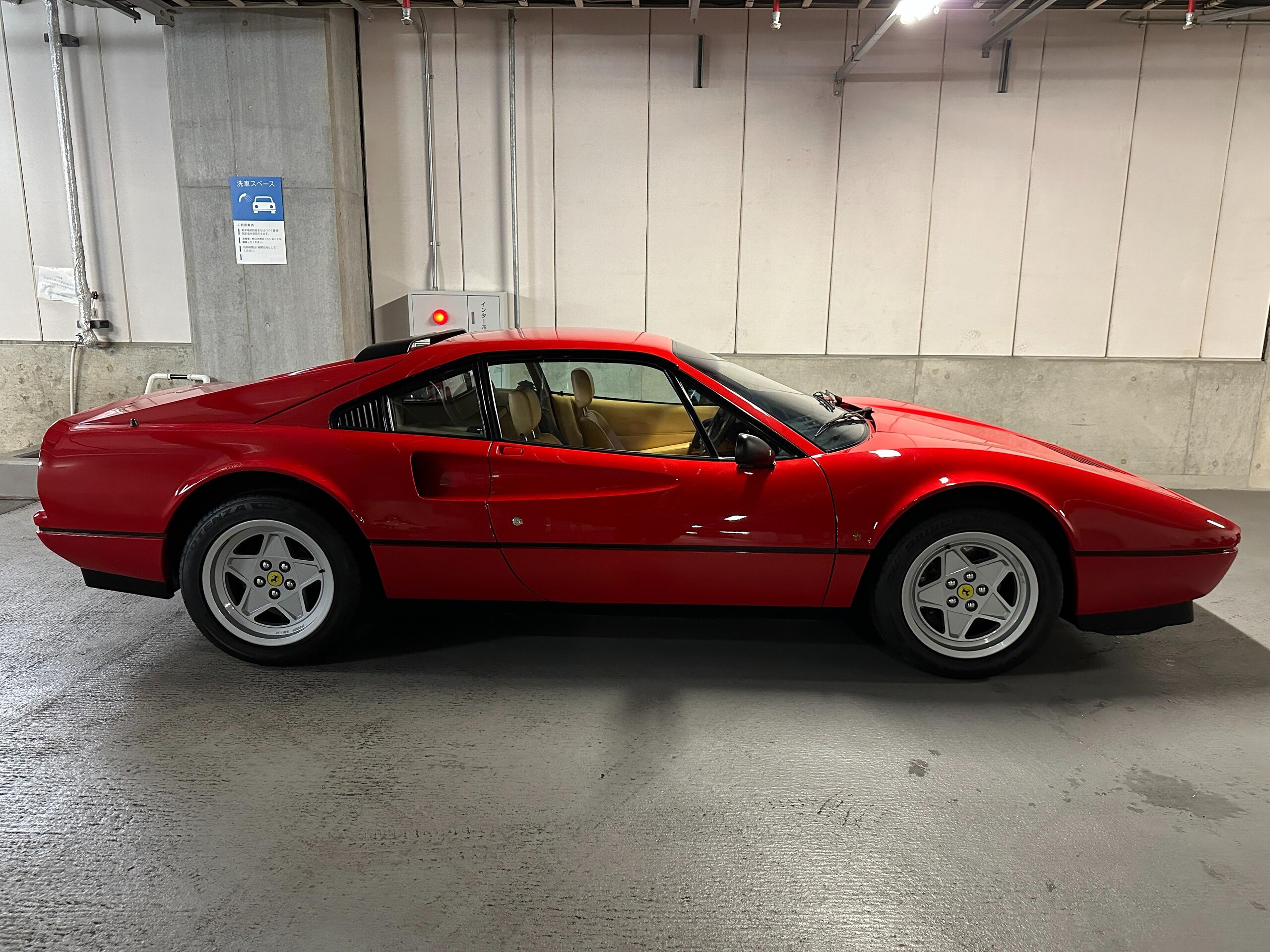 1986 Ferrari 328 GTB — Photo 7 / 19