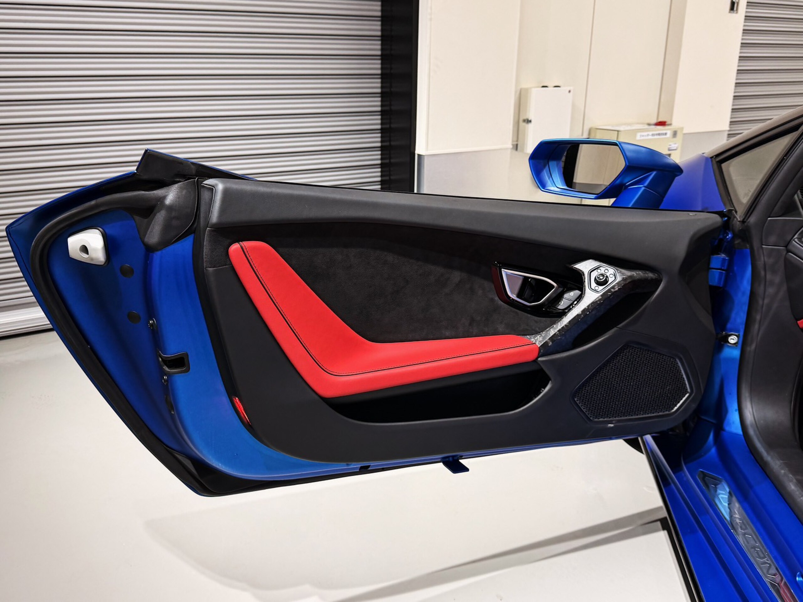 2021 Lamborghini Huracán EVO Spyder — Photo 11 / 20