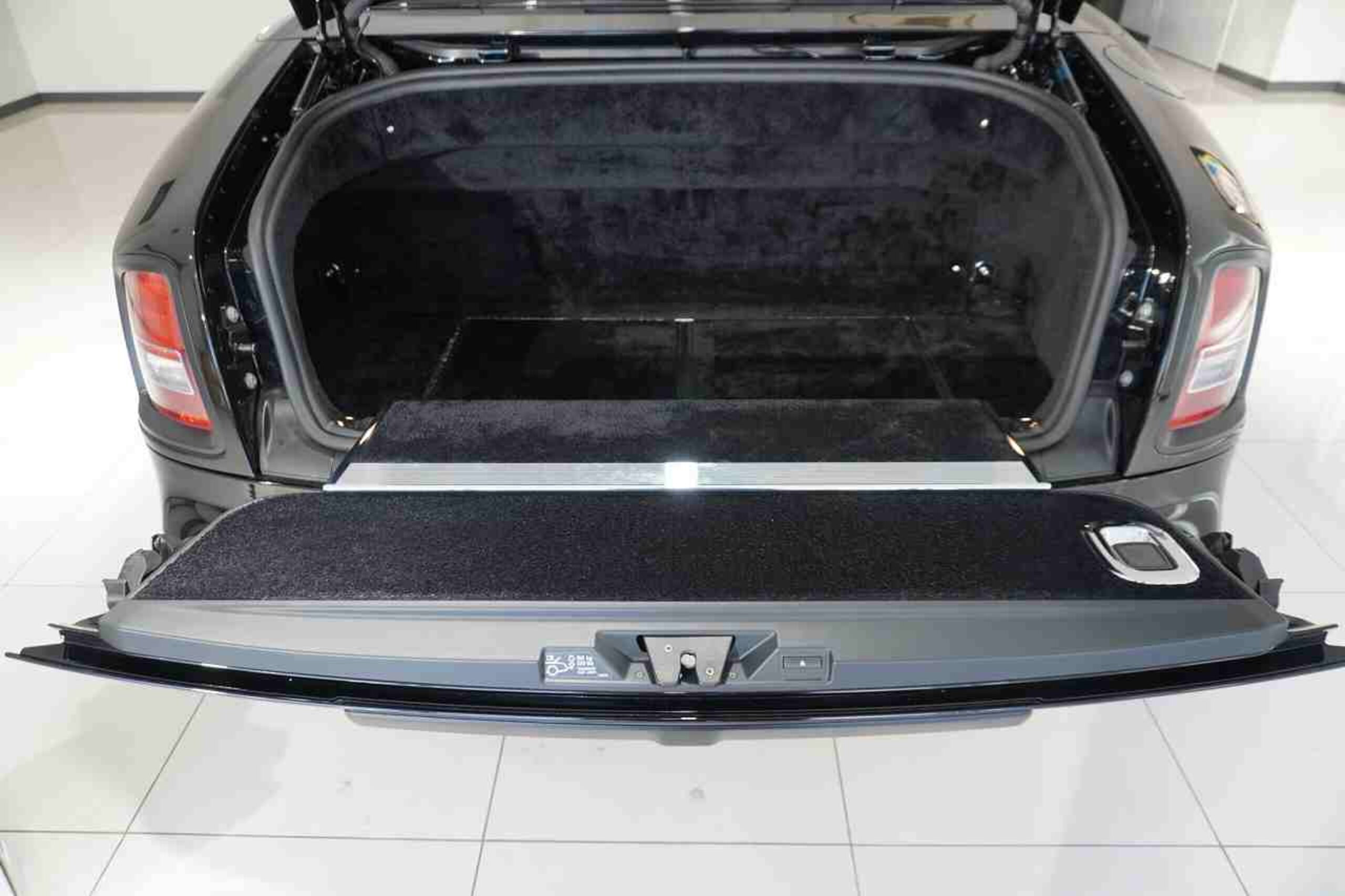 2013 Rolls-Royce Phantom Drophead Coupe — Photo 13 / 13